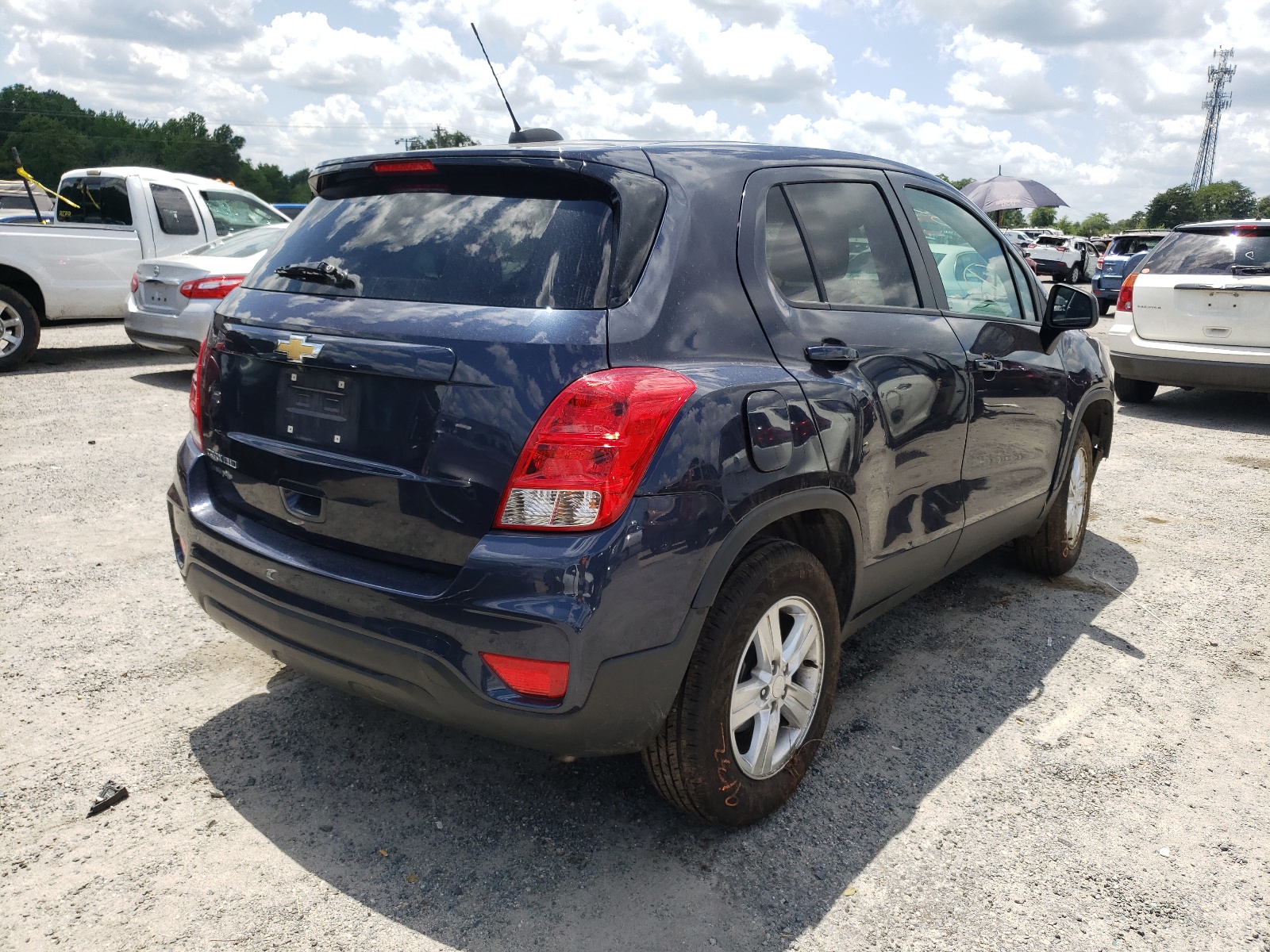Photo 4 from auction – 2019 CHEVROLET TRAX LS with VIN 3GNCJNSB1KL229712