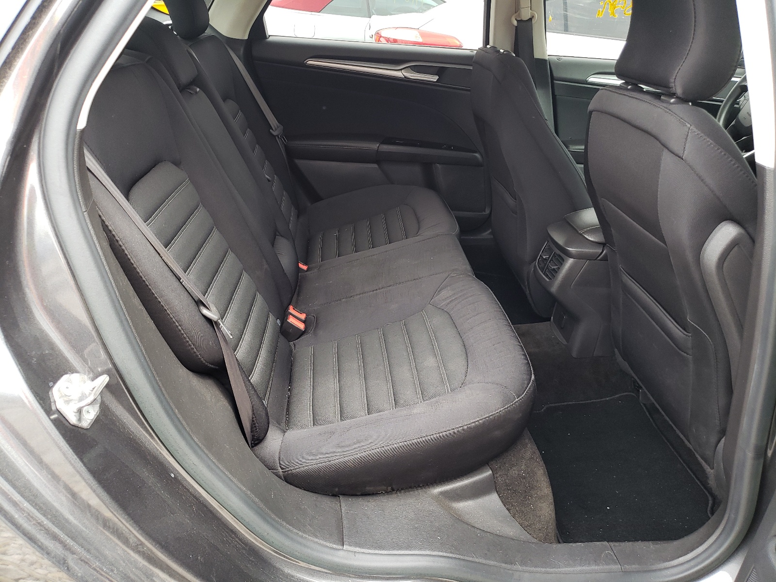 Photo 6 from auction – 2015 FORD FUSION SE with VIN 3FA6P0H74FR194344
