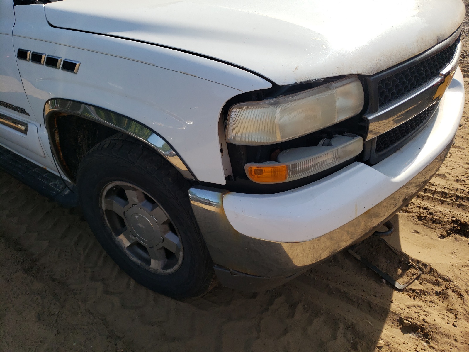 Photo 10 from auction – 2006 GMC YUKON with VIN 1GKFK16Z56J126698