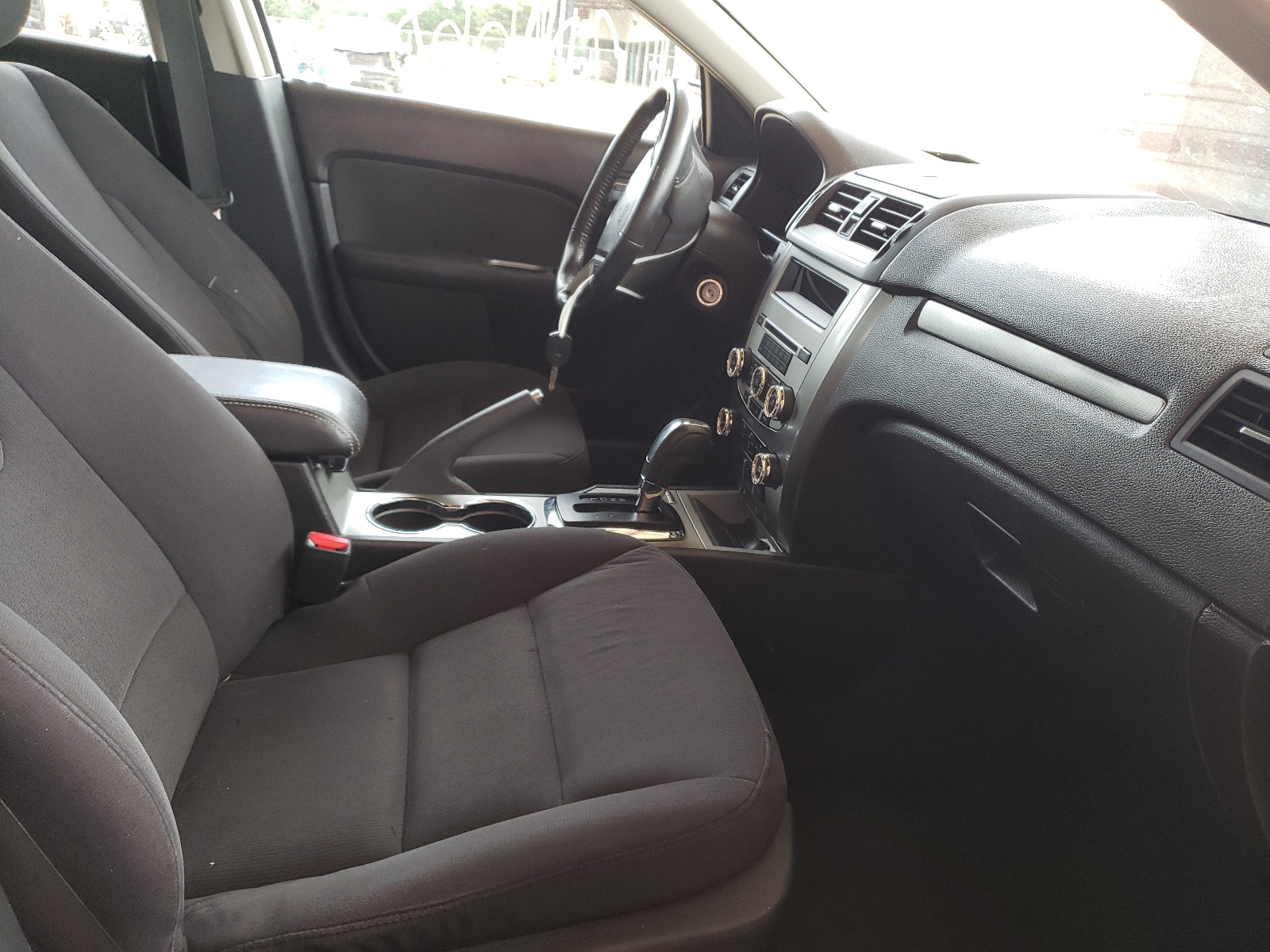 Photo 5 from auction – 2011 FORD FUSION HYB with VIN 3FADP0L32BR124637