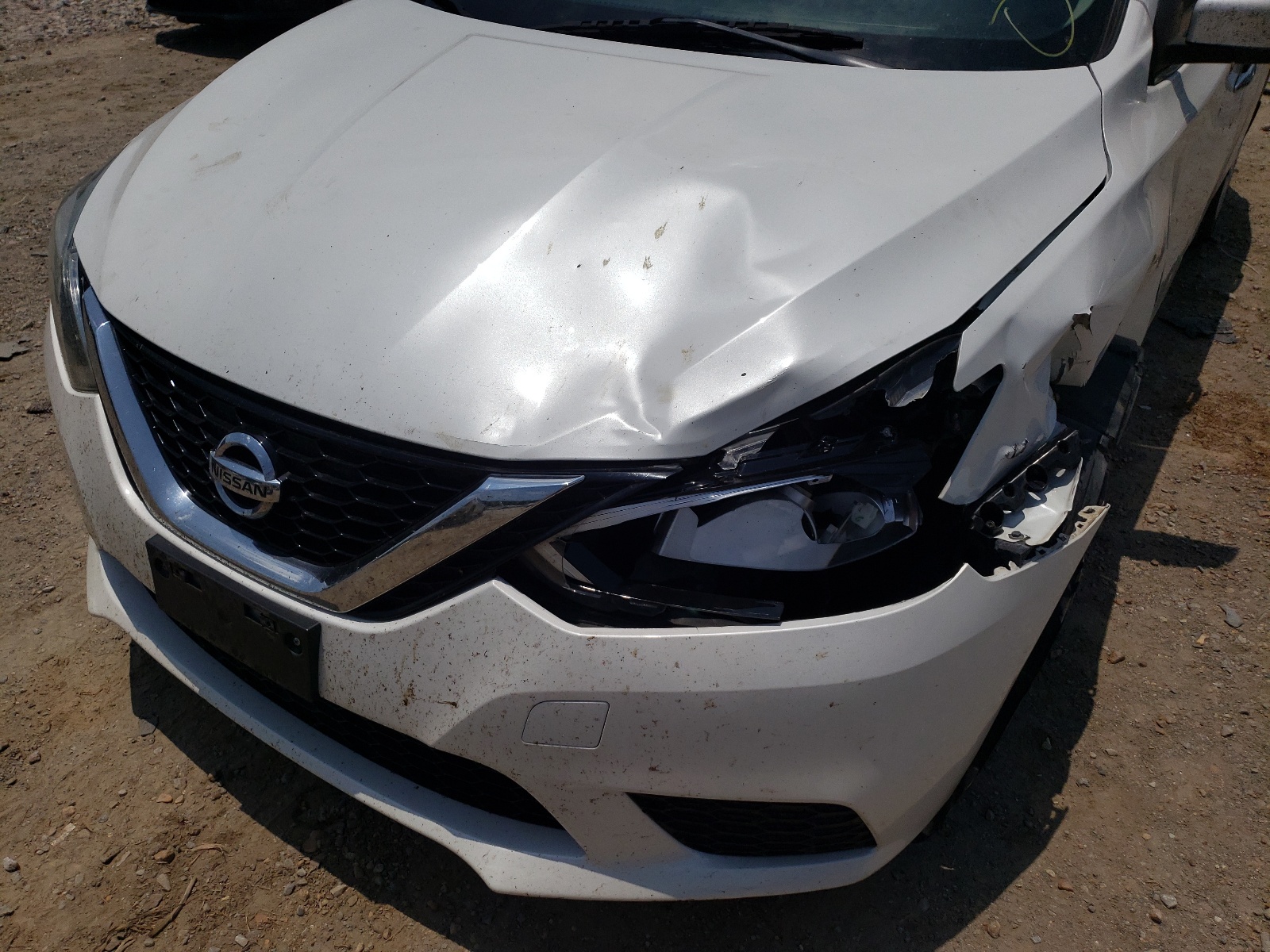 Photo 9 from auction – 2016 NISSAN SENTRA S with VIN 3N1AB7AP1GY240454