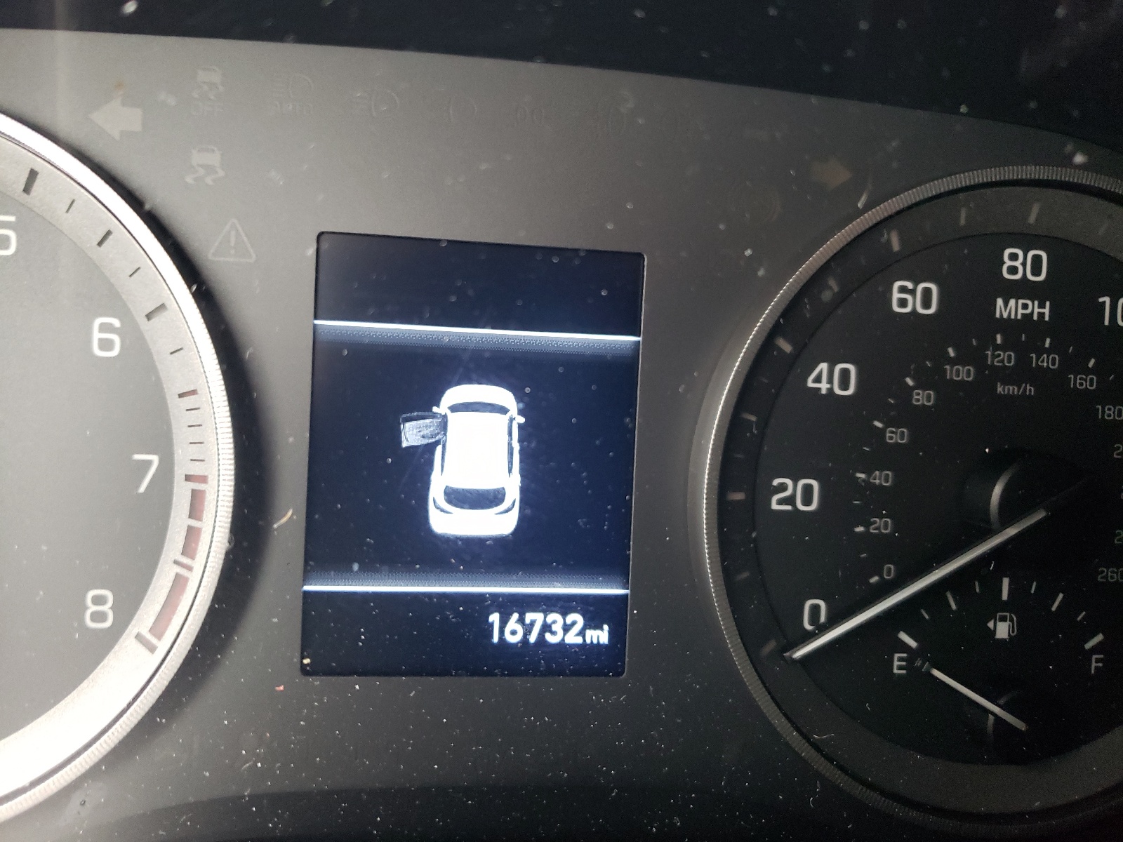 Photo 8 from auction – 2020 HYUNDAI TUCSON SE with VIN KM8J23A40LU225397