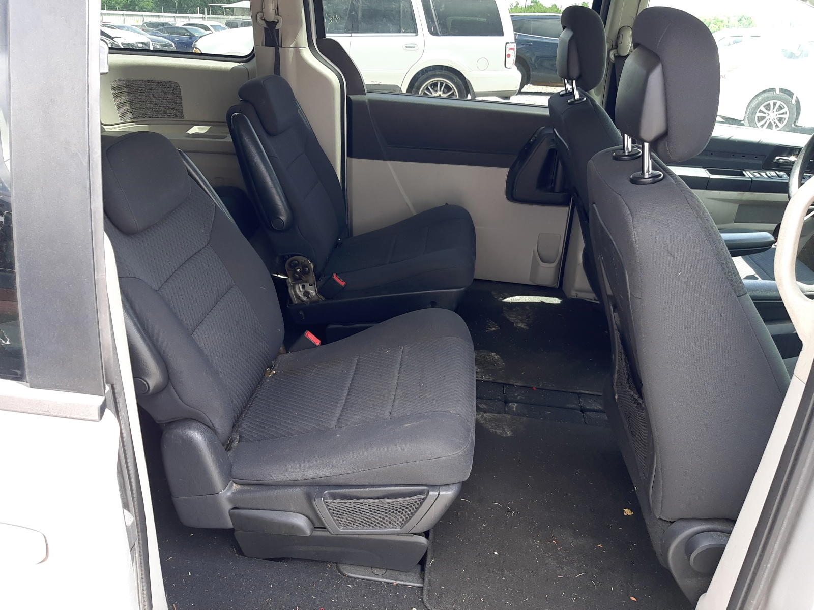 Photo 6 from auction – 2010 DODGE GRAND CARA with VIN 2D4RN4DEXAR326937