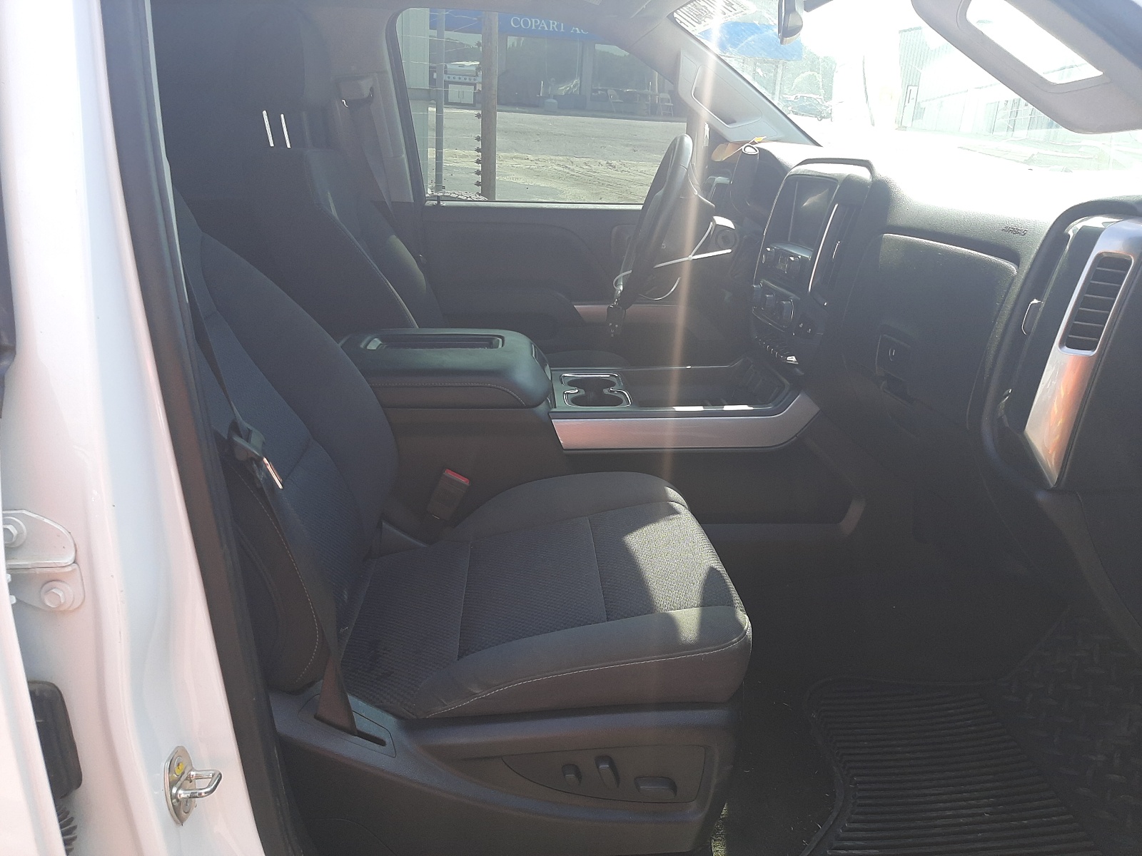Photo 5 from auction – 2018 CHEVROLET SILVERADO with VIN 1GC1KVEY0JF149601
