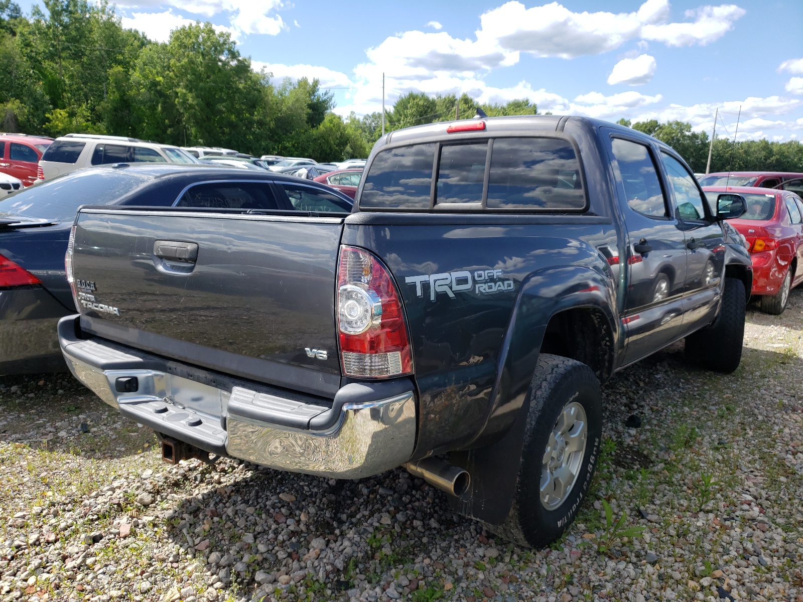 Photo 4 from auction – 2015 TOYOTA TACOMA DOU with VIN 5TFLU4EN2FX124882