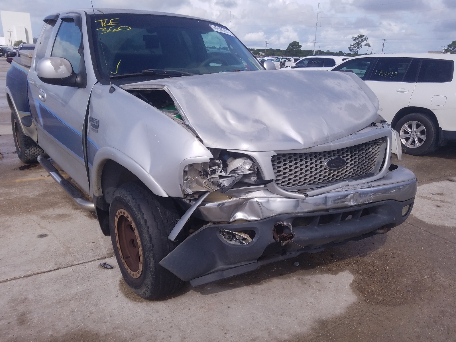 Photo 9 from auction – 2001 FORD F-150 with VIN 1FTRX08W41KE95983