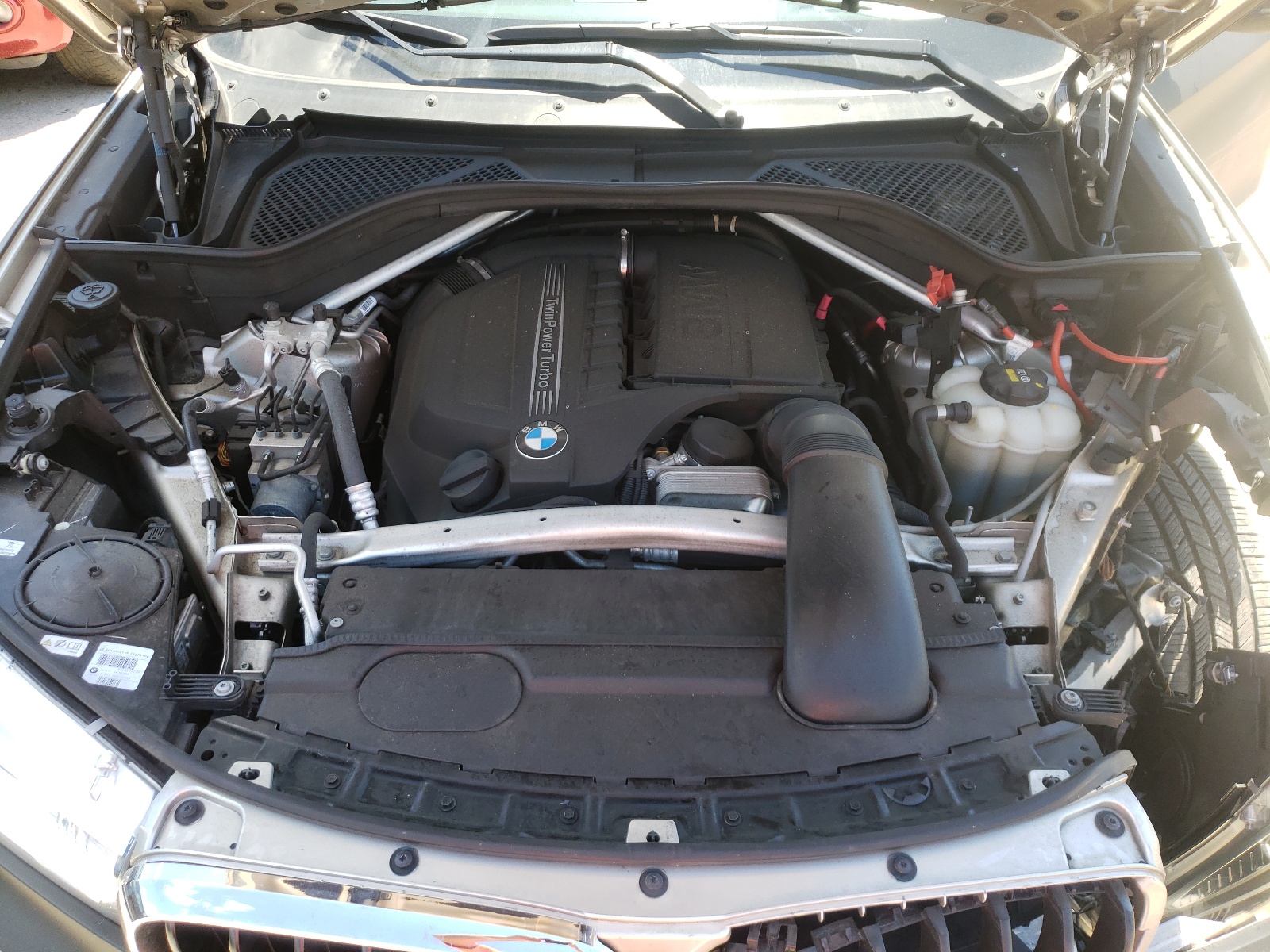 Photo 7 from auction – 2016 BMW X5 XDRIVE3 with VIN 5UXKR0C50G0U09162