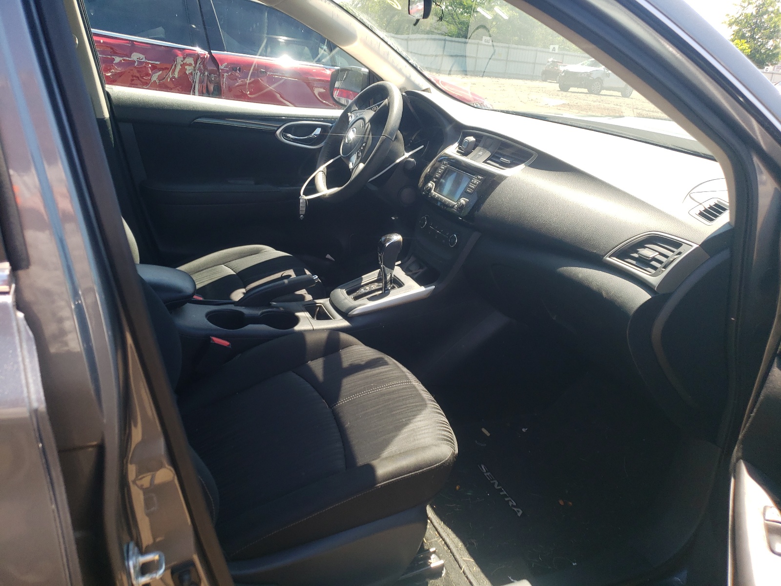 Photo 5 from auction – 2017 NISSAN SENTRA S with VIN 3N1AB7AP1HY393546
