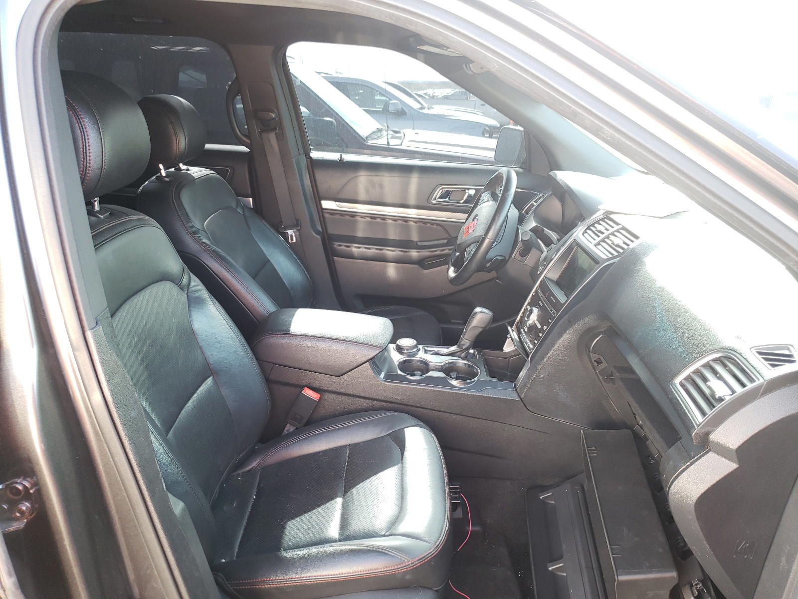 Photo 5 from auction – 2016 FORD EXPLORER S with VIN 1FM5K8GT8GGB05431