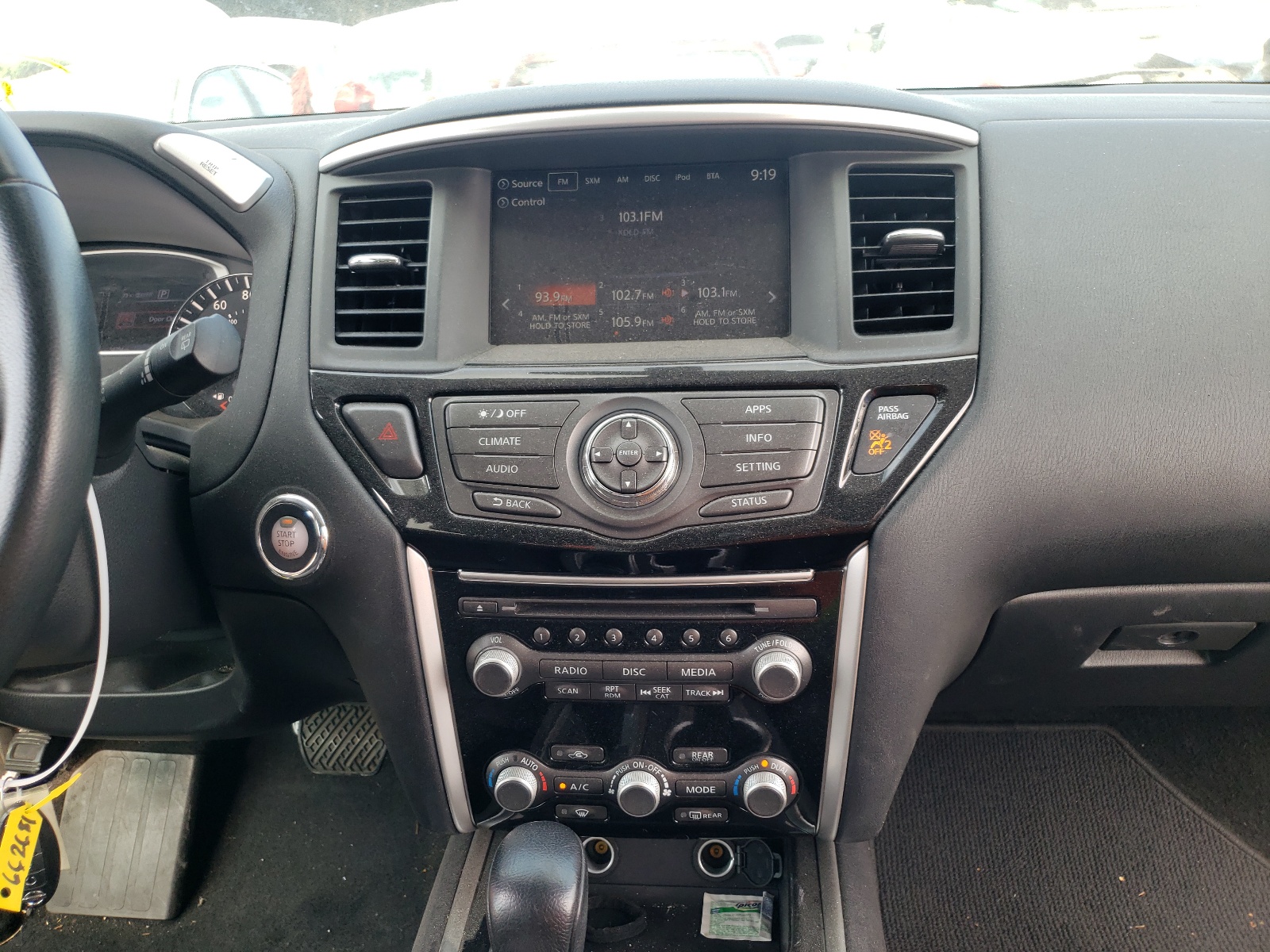 Photo 9 from auction – 2017 NISSAN PATHFINDER with VIN 5N1DR2MM7HC662681