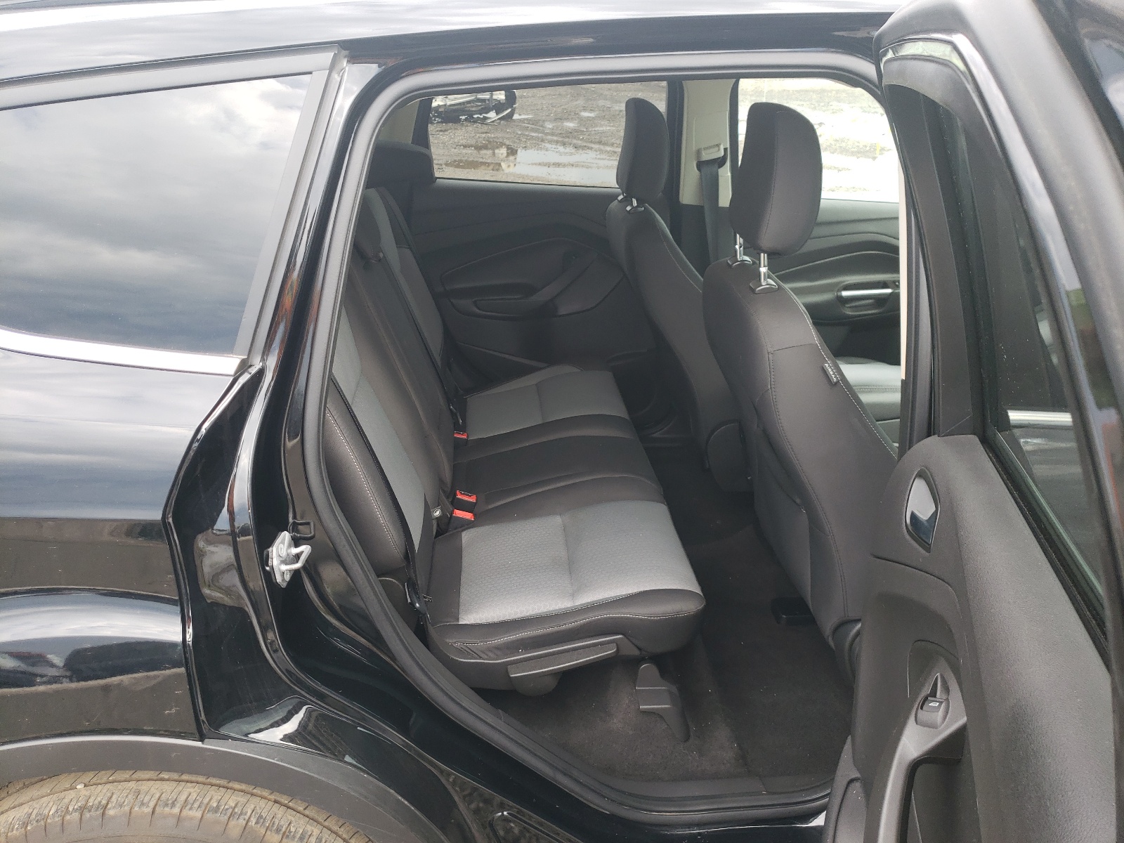 Photo 6 from auction – 2018 FORD ESCAPE SE with VIN 1FMCU0GD3JUA40136