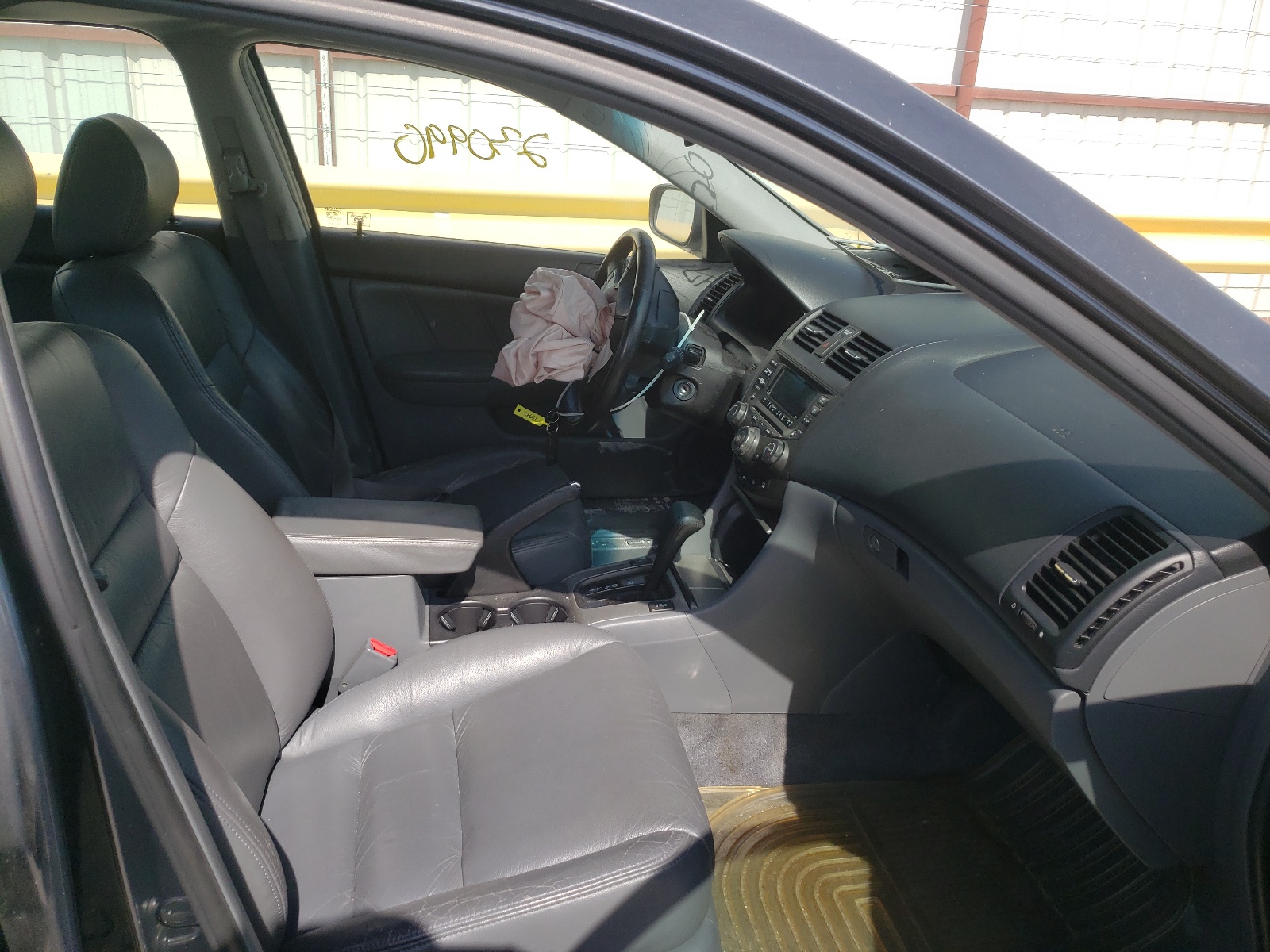 Photo 5 from auction – 2004 HONDA ACCORD with VIN 1HGCM66514A047420