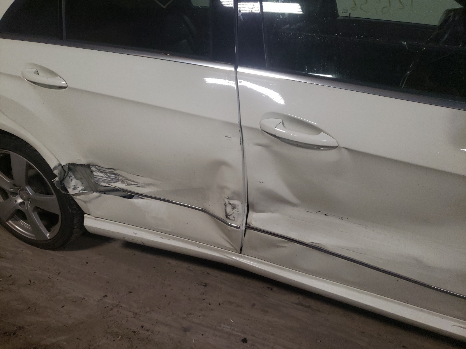Photo 9 from auction – 2012 MERCEDES-BENZ E 350 4MAT with VIN WDDHF8JB9CA643404