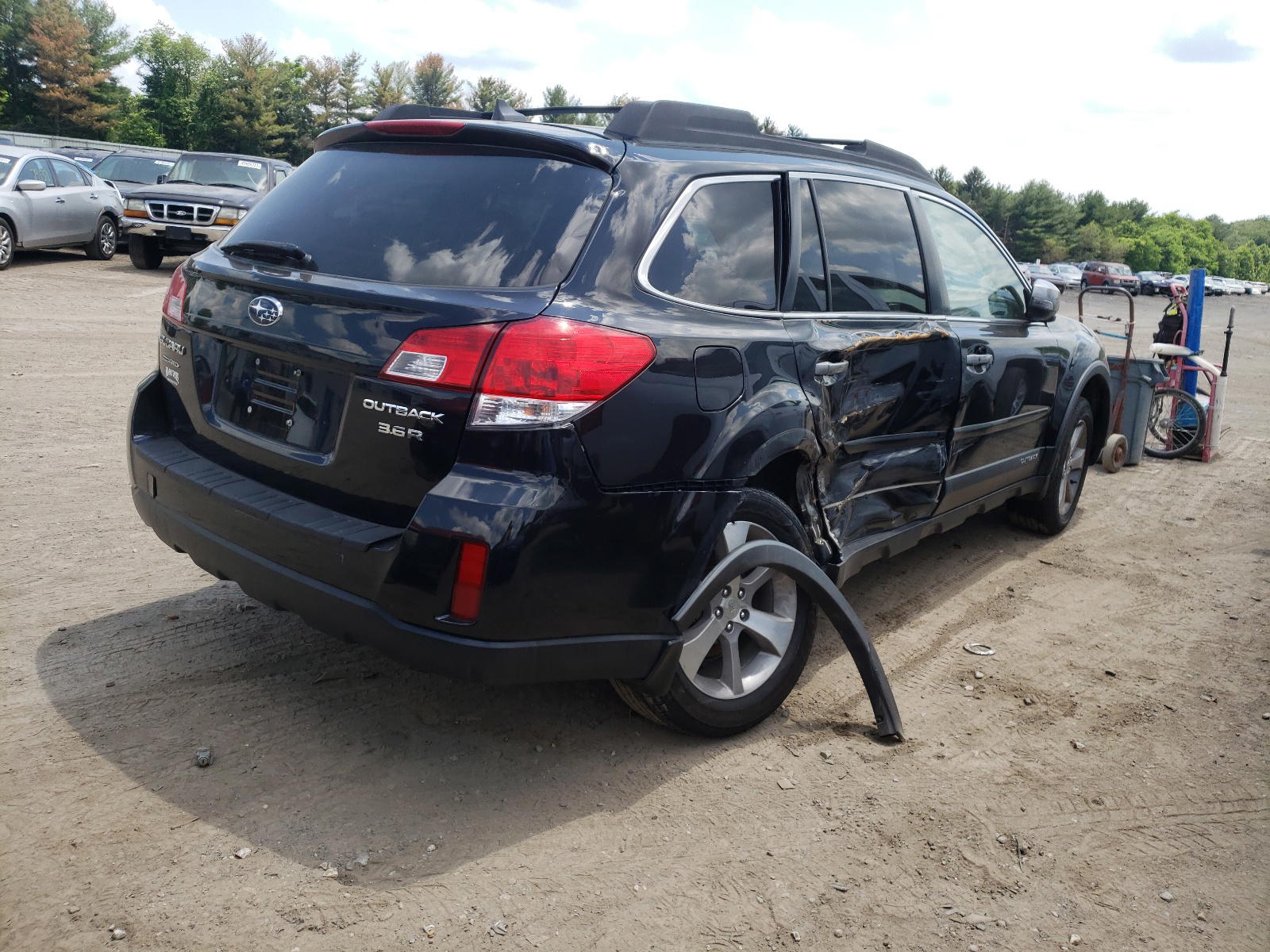 Photo 4 from auction – 2013 SUBARU OUTBACK with VIN 4S4BRDSC6D2314092