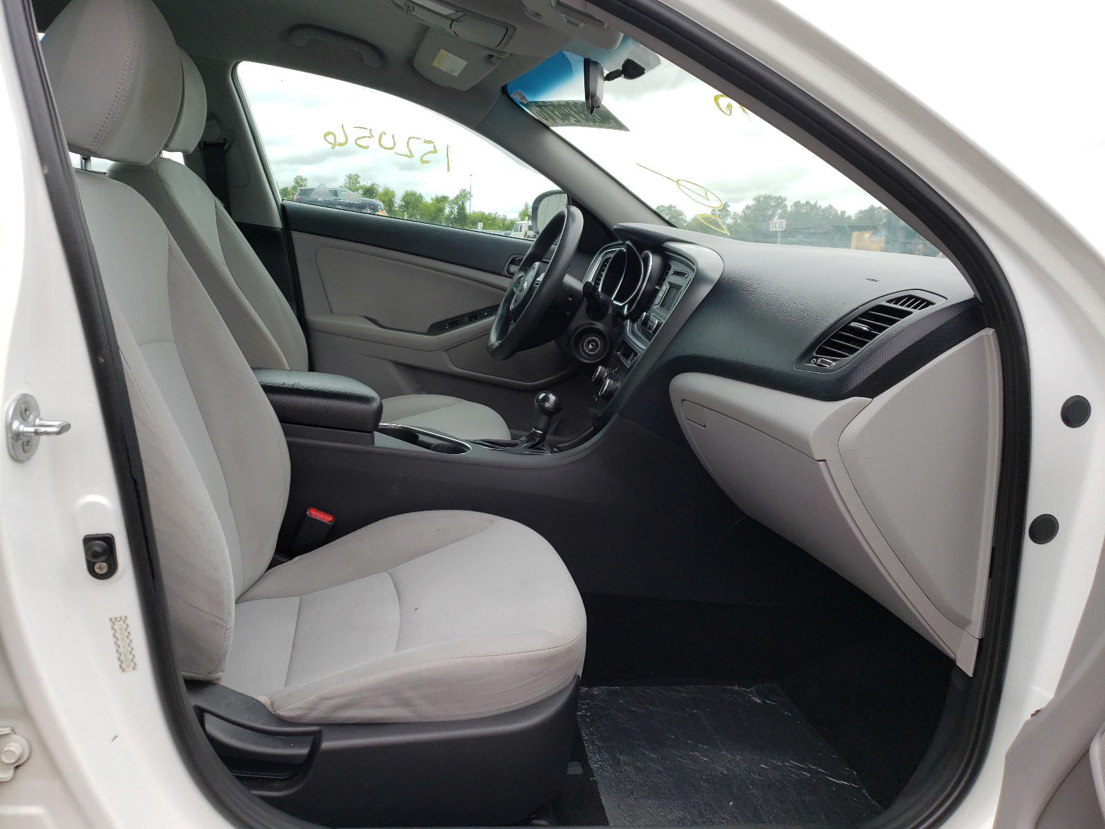 Photo 5 from auction – 2015 KIA OPTIMA LX with VIN KNAGM4A74F5660850