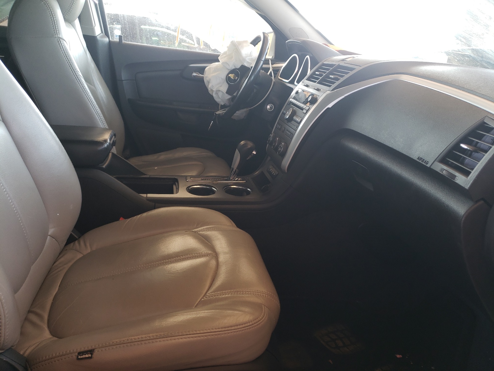 Zdjęcie 5 z aukcji – 2011 CHEVROLET TRAVERSE L z VIN 1GNKRGED3BJ378739