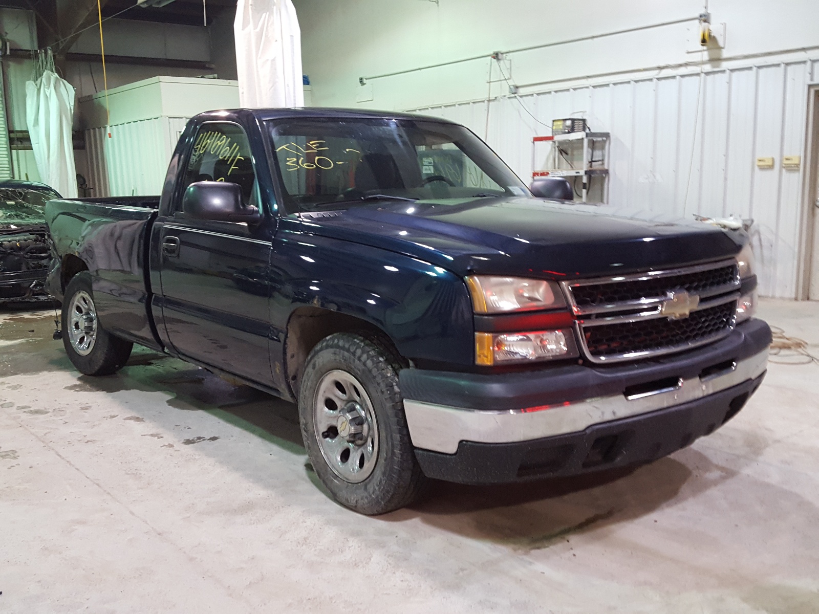 CHEVROLET SILVERADO 2006 with VIN 3GCEC14X46G228534 - Photo from auction