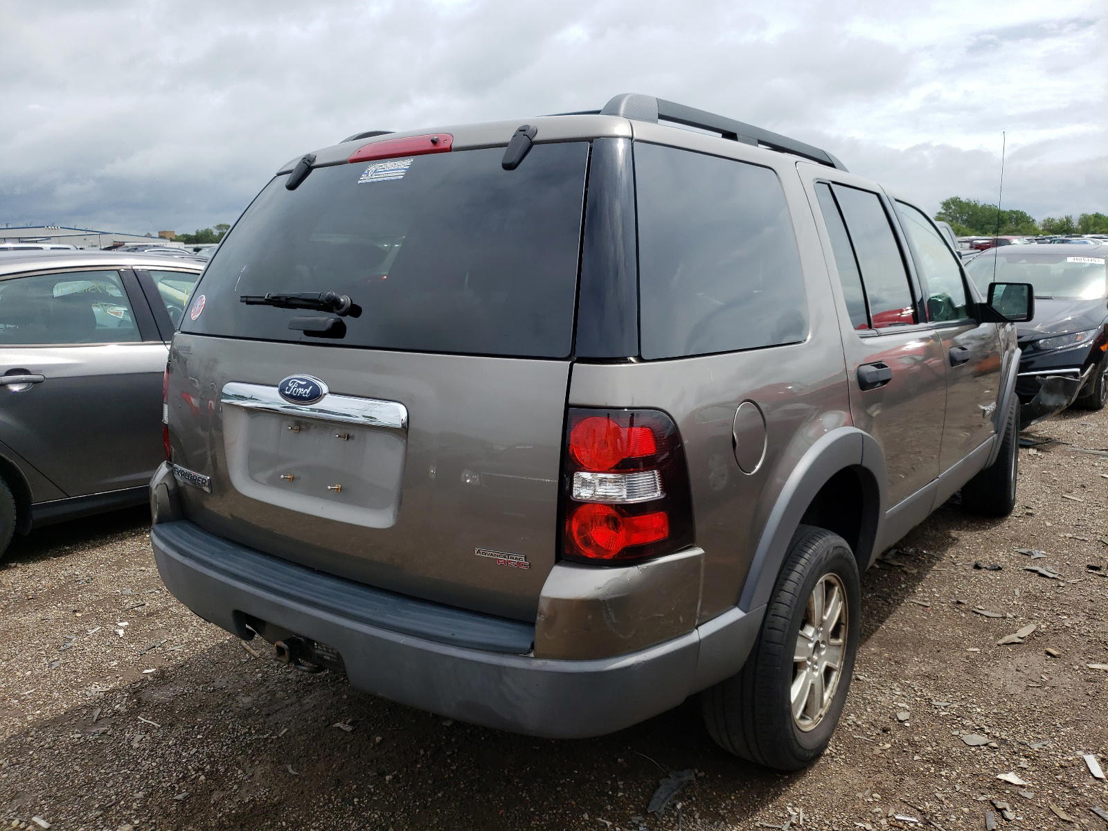 Photo 4 from auction – 2006 FORD EXPLORER X with VIN 1FMEU73E46UB71471