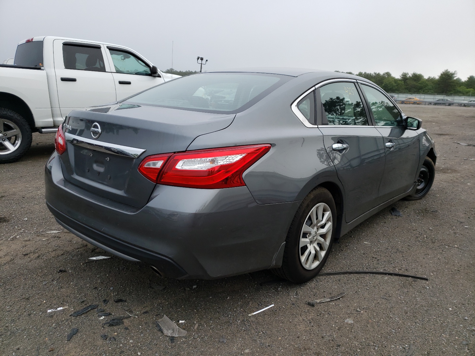 Photo 4 from auction – 2017 NISSAN ALTIMA 2.5 with VIN 1N4AL3AP8HC181714