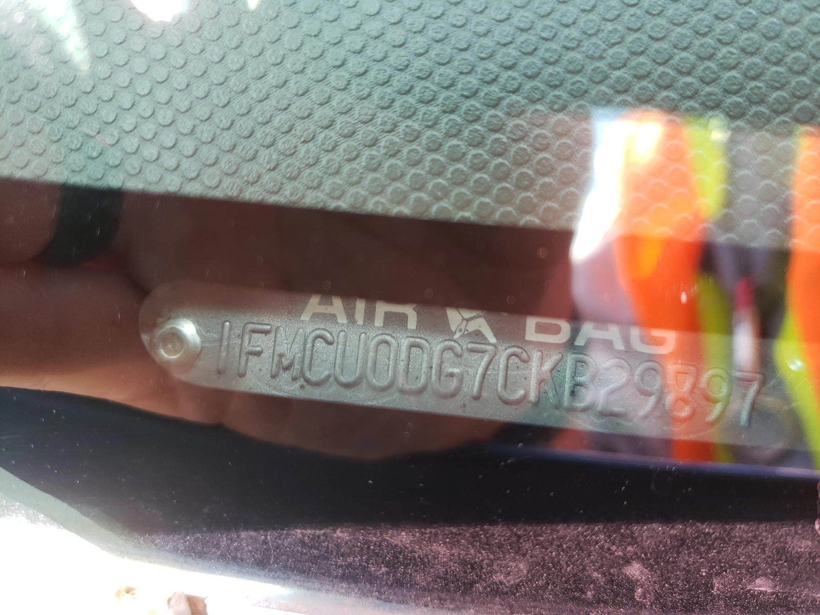 Photo 10 from auction – 2012 FORD ESCAPE with VIN 1FMCU0DG7CKB29897