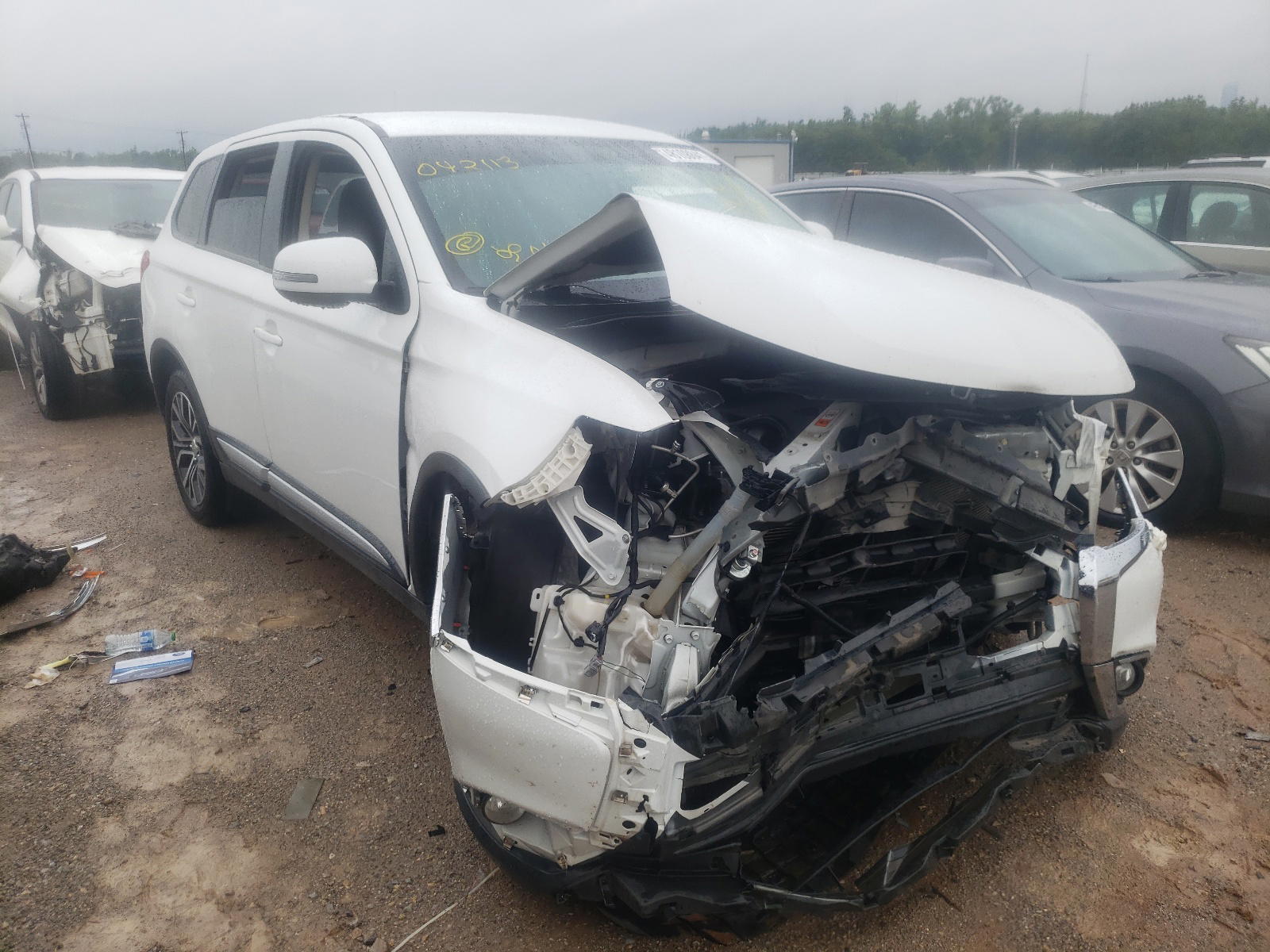 MITSUBISHI OUTLANDER 2018 with VIN JA4AD3A39JZ042113 - Photo from auction