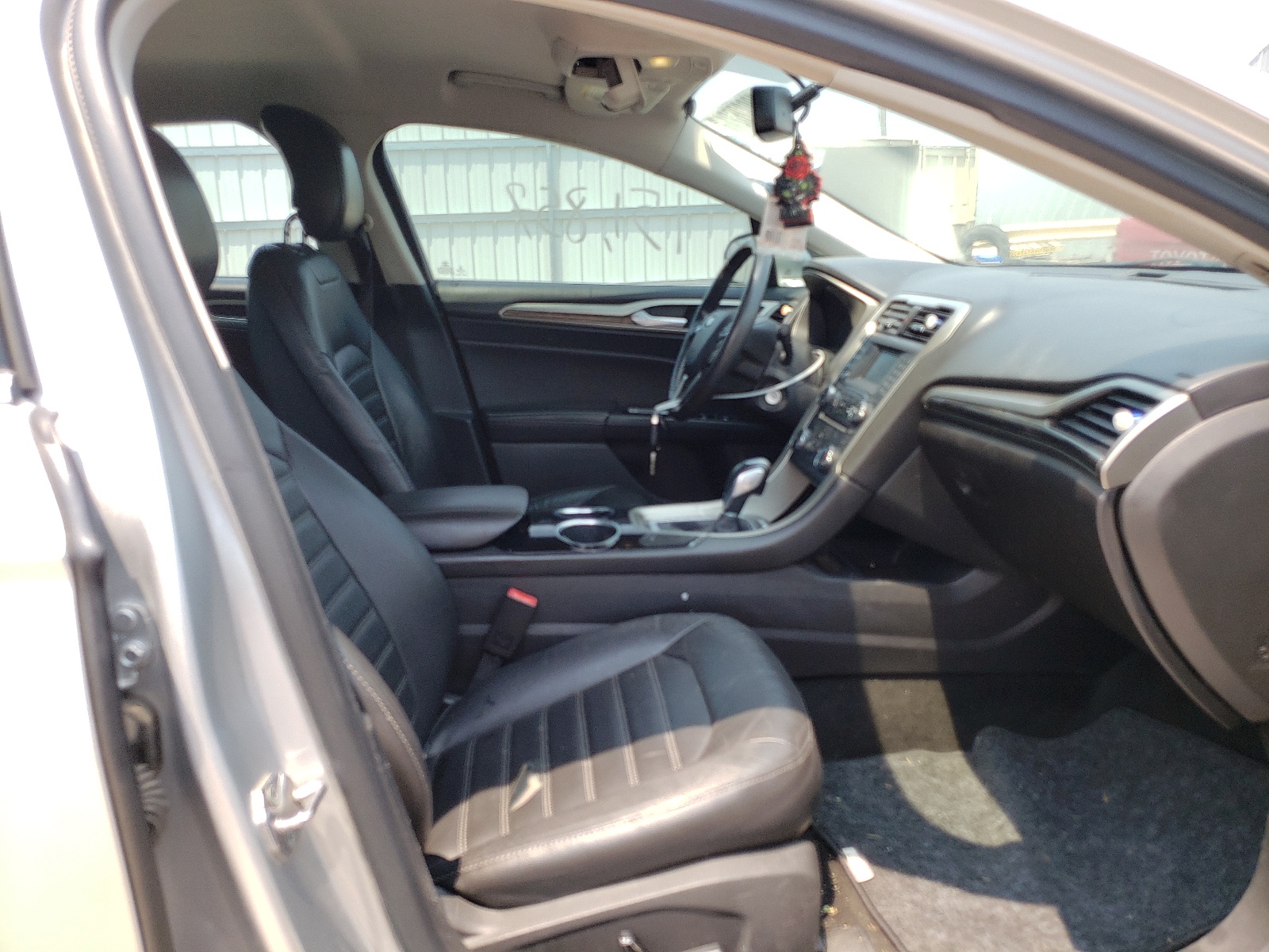 Photo 5 from auction – 2013 FORD FUSION SE with VIN 3FA6P0HR9DR245335
