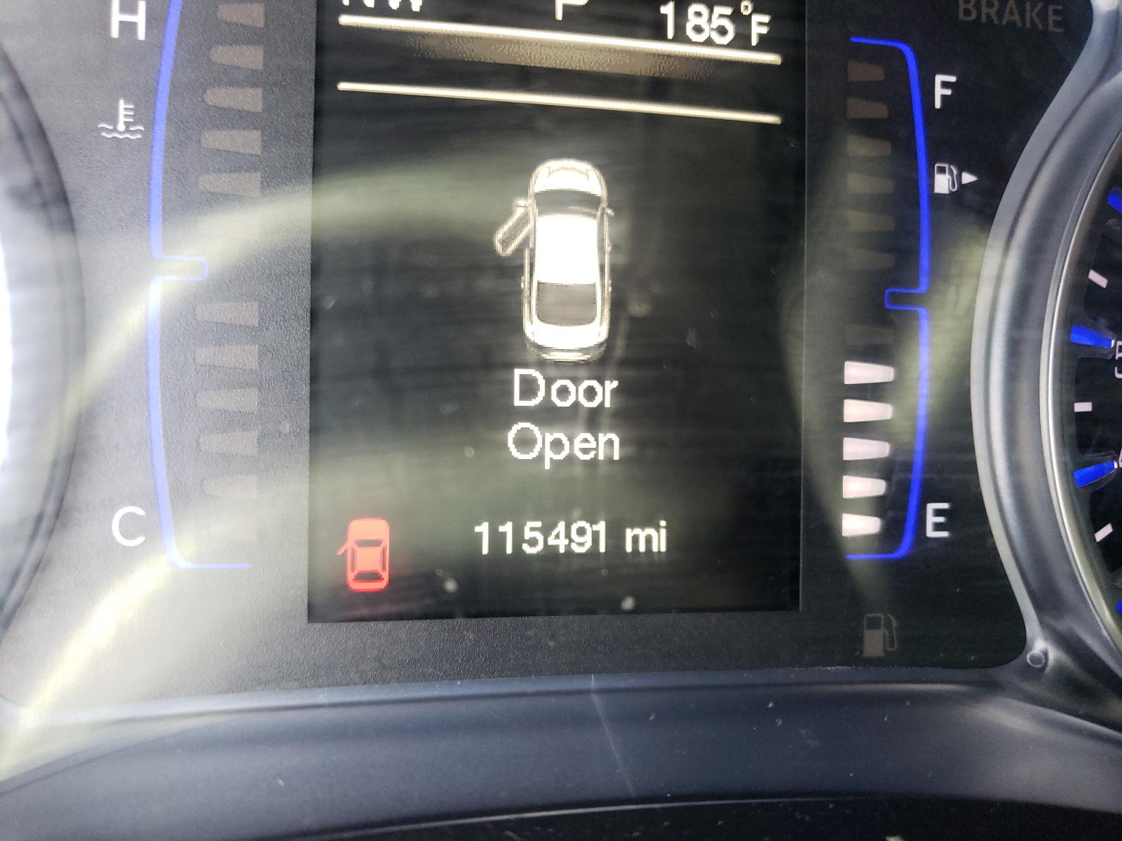 Photo 8 from auction – 2015 CHRYSLER 200 LIMITE with VIN 1C3CCCAB5FN507658