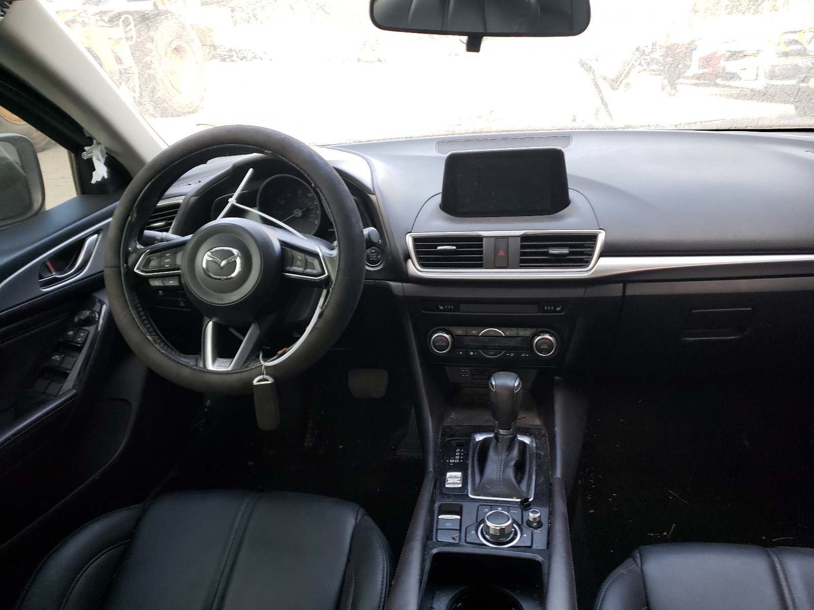Photo 9 from auction – 2018 MAZDA 3 TOURING with VIN 3MZBN1V32JM206967
