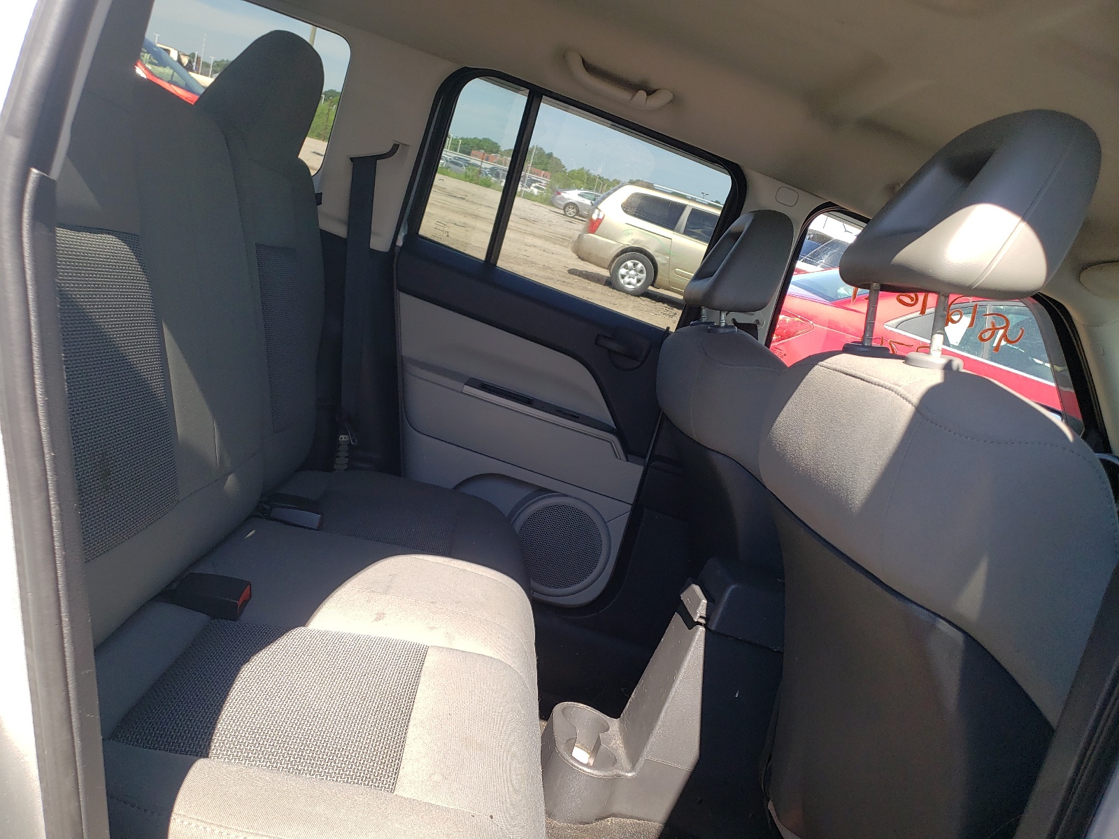 Photo 6 from auction – 2007 JEEP PATRIOT SP with VIN 1J8FF28W07D396214