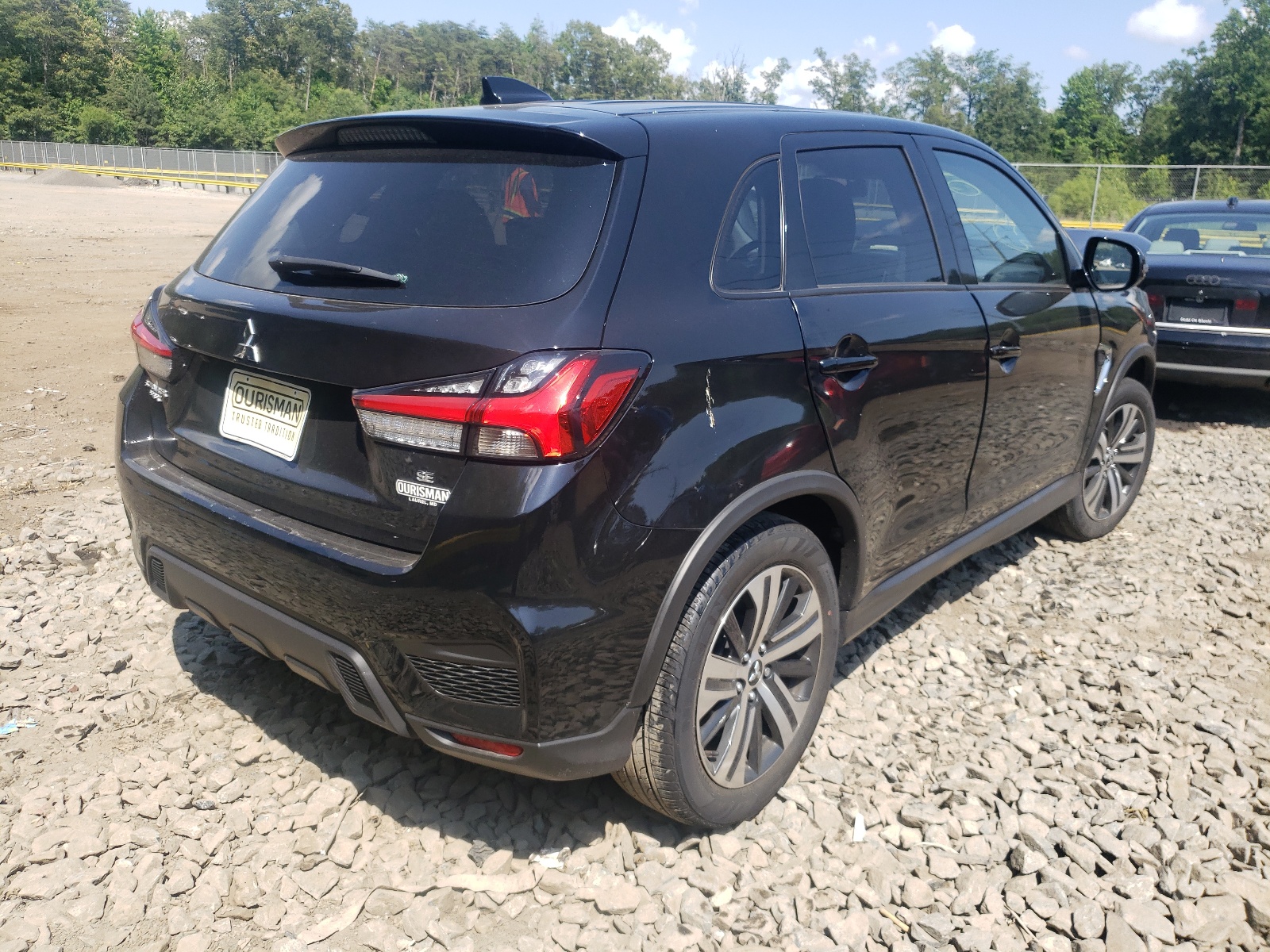 Photo 4 from auction – 2020 MITSUBISHI OUTLANDER with VIN JA4AP4AUXLU006744
