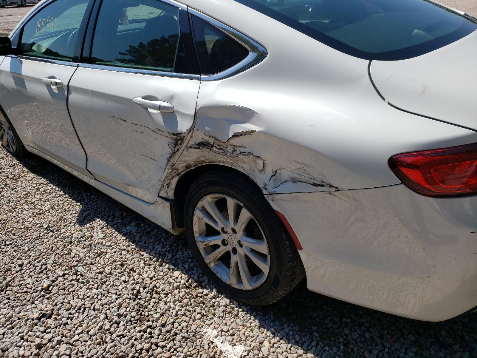 Photo 9 from auction – 2015 CHRYSLER 200 LIMITE with VIN 1C3CCCAB2FN563069