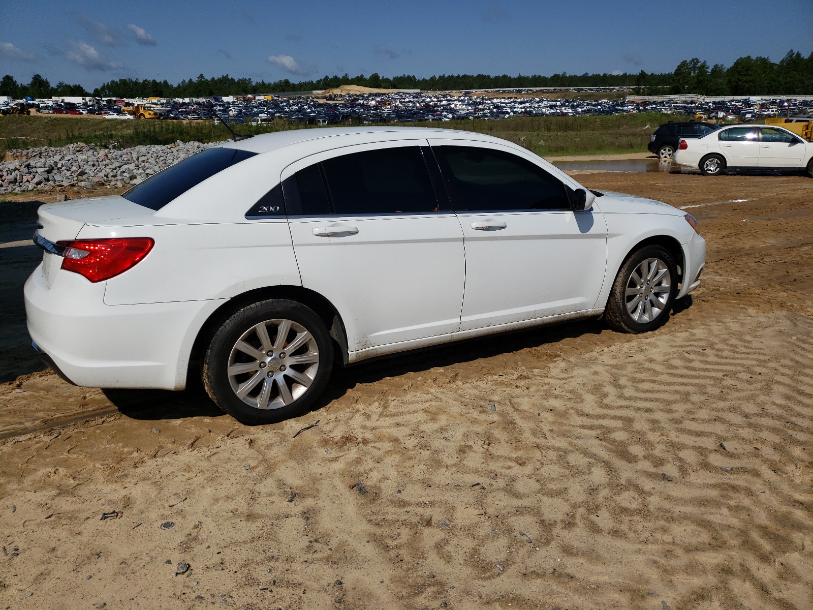 Photo 9 from auction – 2014 CHRYSLER 200 TOURIN with VIN 1C3CCBBB6EN177004