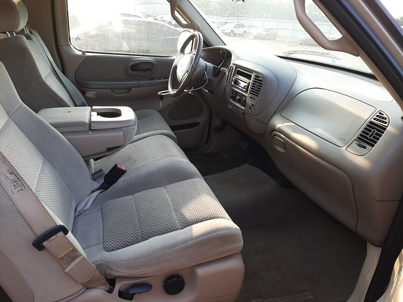 Photo 5 from auction – 2001 FORD F150 with VIN 1FTRX17WX1NA71665