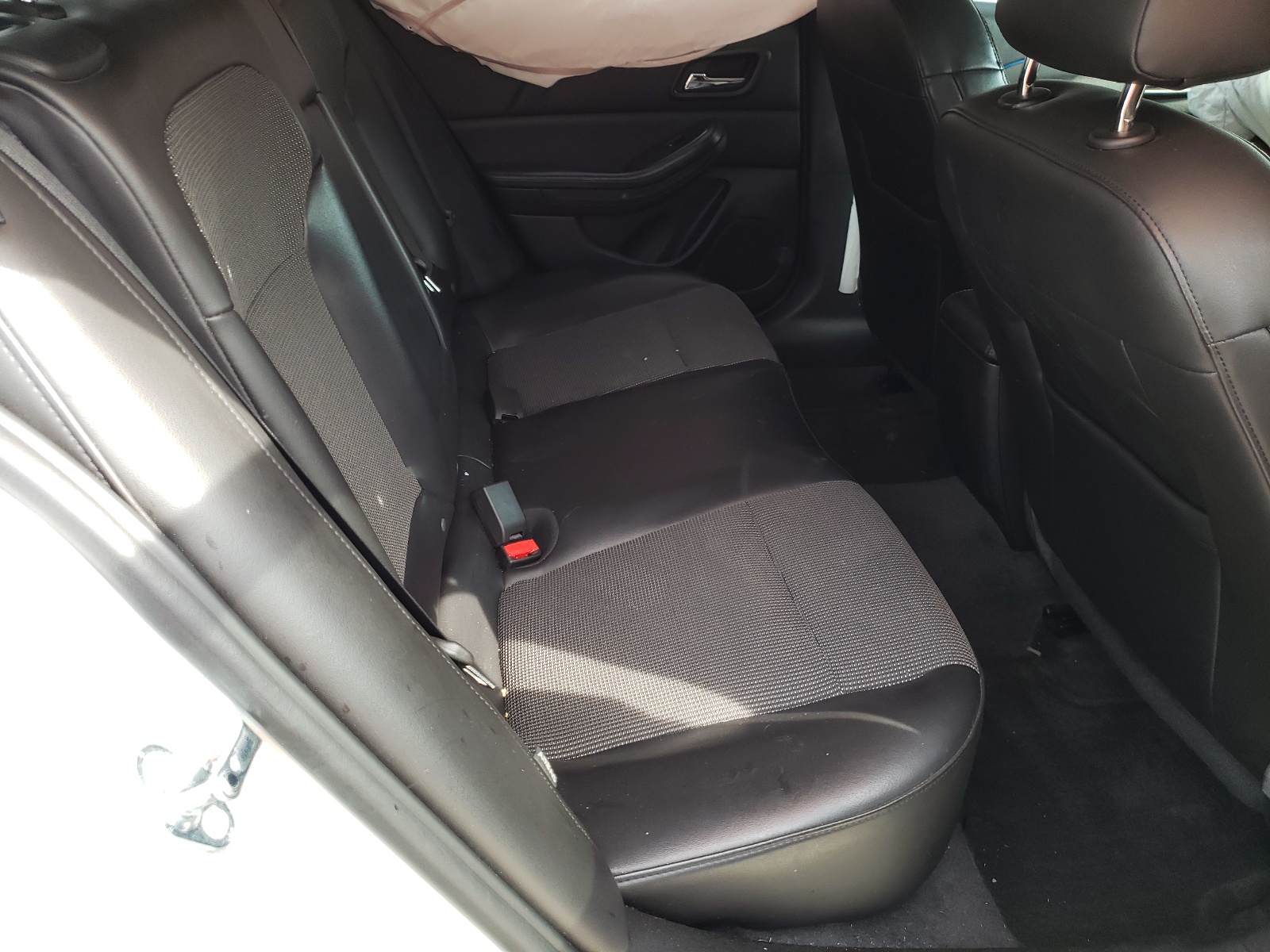 Photo 6 from auction – 2016 CHEVROLET MALIBU LIM with VIN 1G11C5SAXGF116000