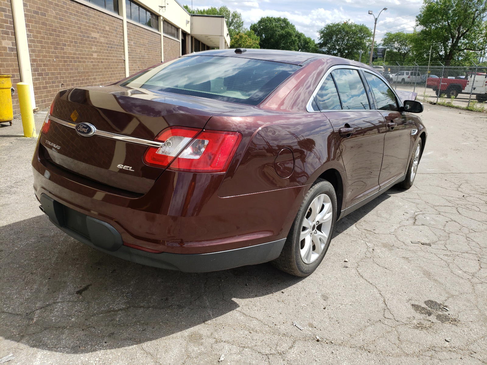 Photo 4 from auction – 2010 FORD TAURUS SEL with VIN 1FAHP2EW6AG170885
