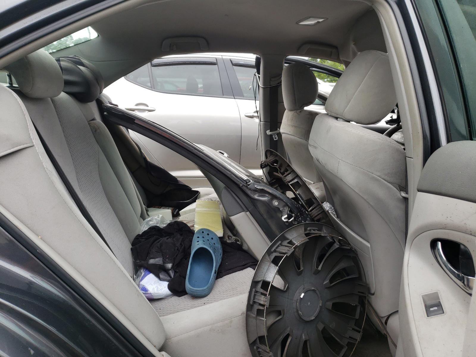 Photo 6 from auction – 2010 TOYOTA CAMRY BASE with VIN 4T1BF3EK6AU095477
