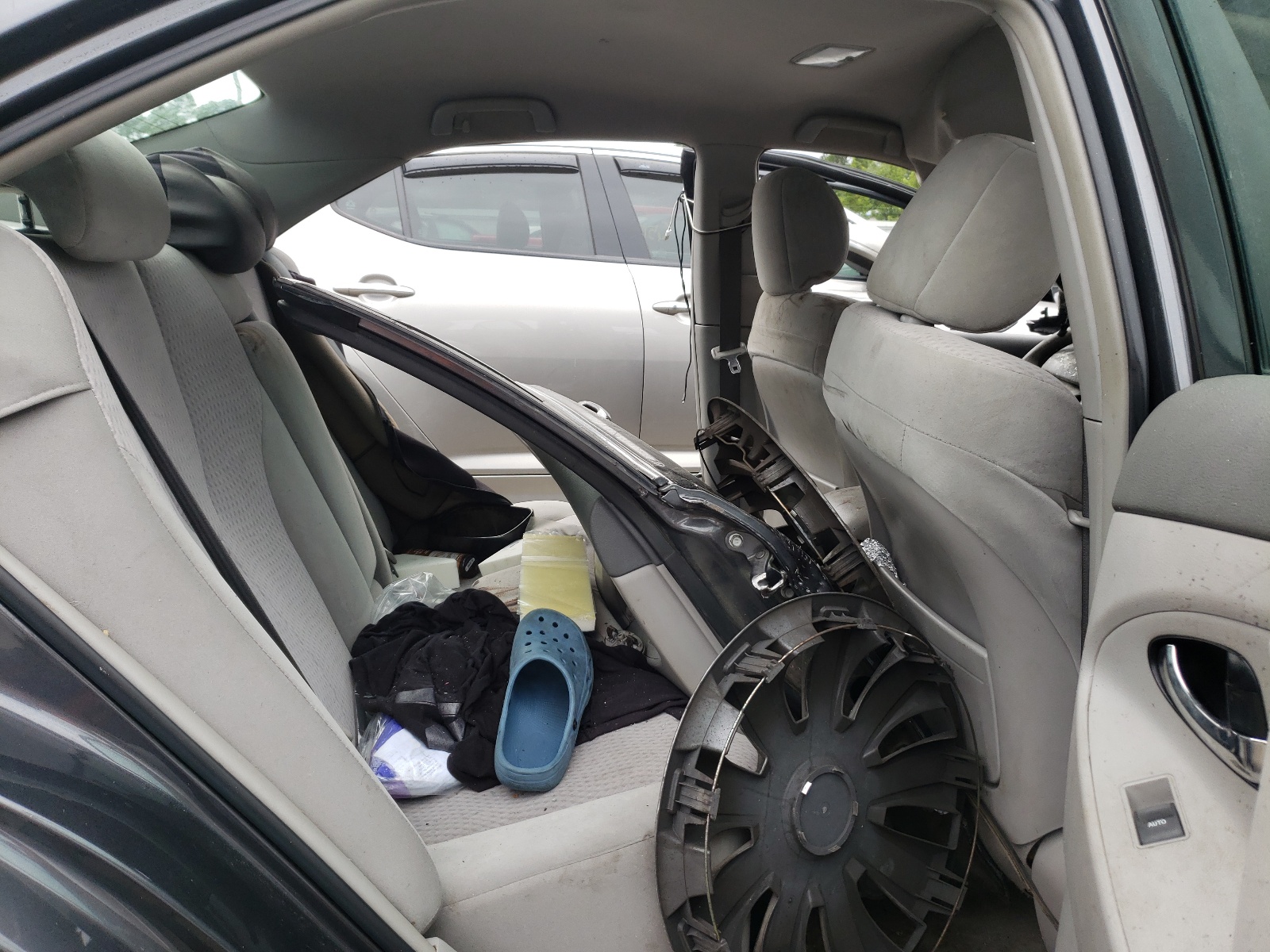 Zdjęcie 6 z aukcji – 2010 TOYOTA CAMRY BASE z VIN 4T1BF3EK6AU095477