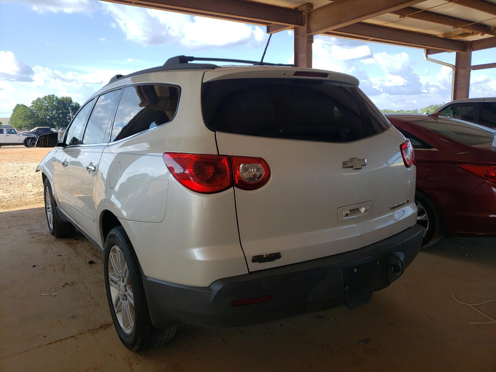 Photo 3 from auction – 2011 CHEVROLET TRAVERSE L with VIN 1GNKRGED3BJ378739