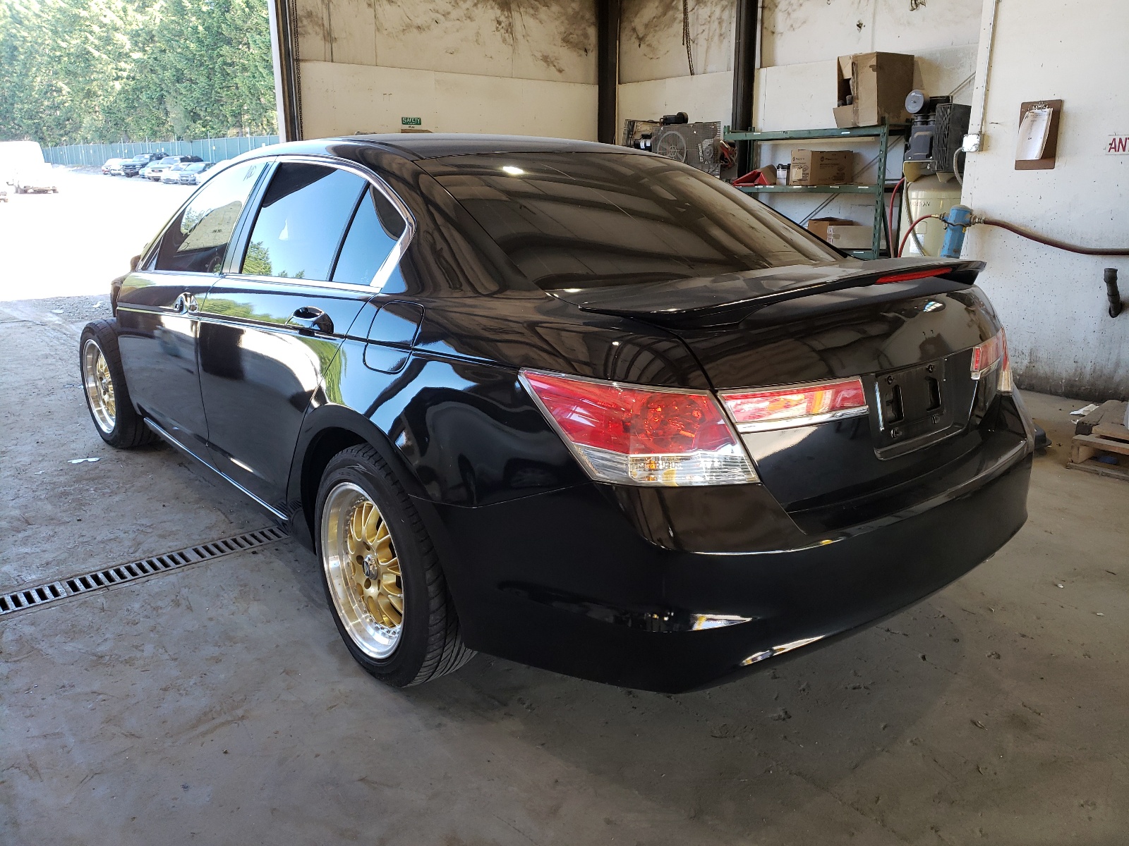 Photo 3 from auction – 2011 HONDA ACCORD EX with VIN 1HGCP2F78BA071115