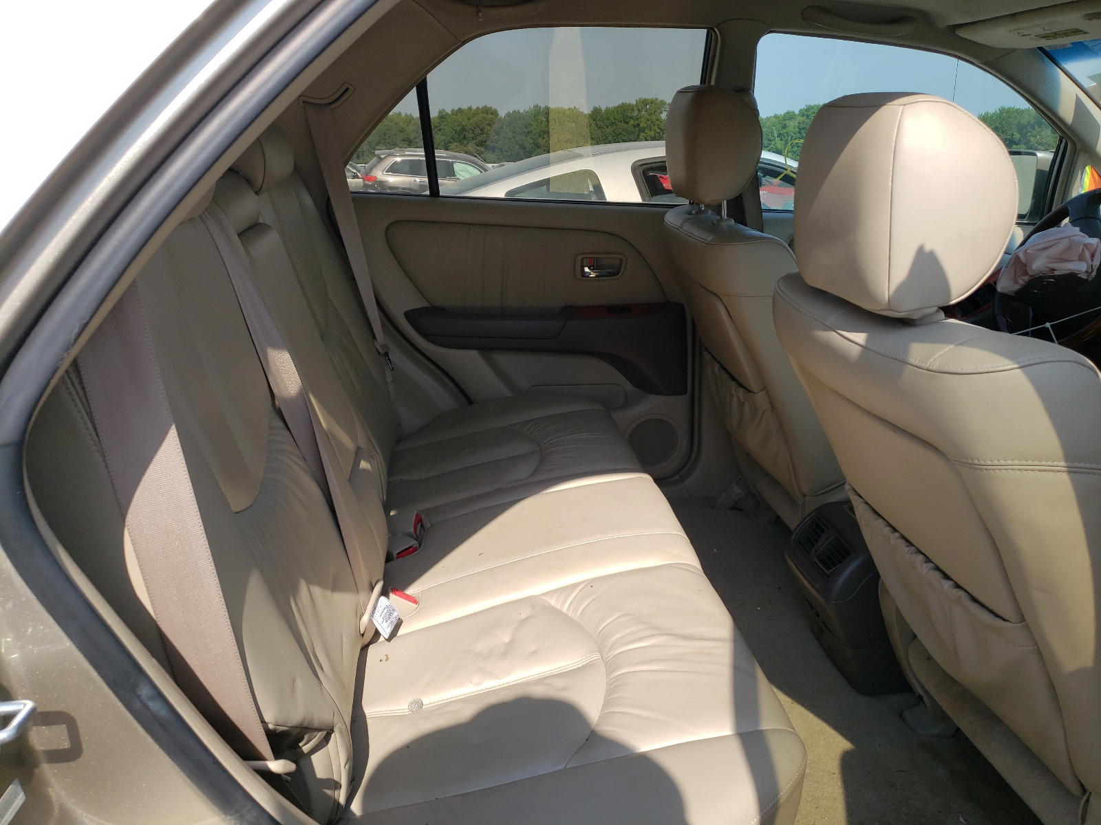 Photo 6 from auction – 2001 LEXUS RX 300 with VIN JTJGF10U710103145
