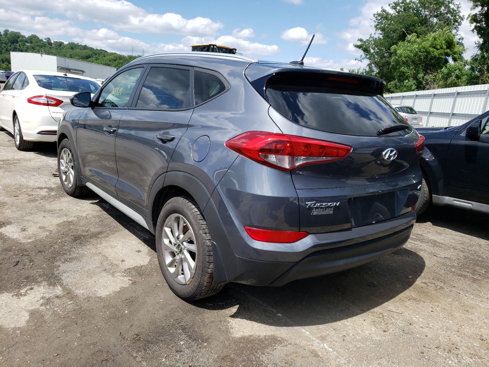 Photo 3 from auction – 2017 HYUNDAI TUCSON LIM with VIN KM8J3CA42HU450800