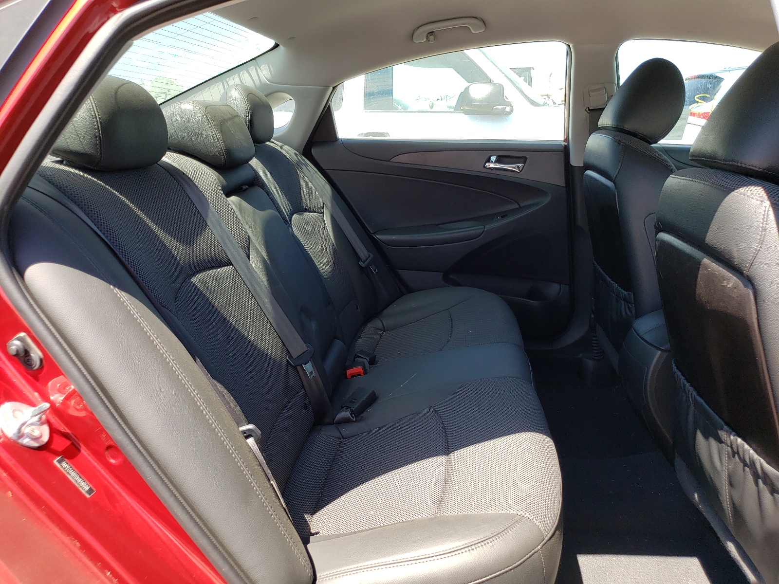 Photo 6 from auction – 2013 HYUNDAI SONATA SE with VIN 5NPEC4AB1DH658598