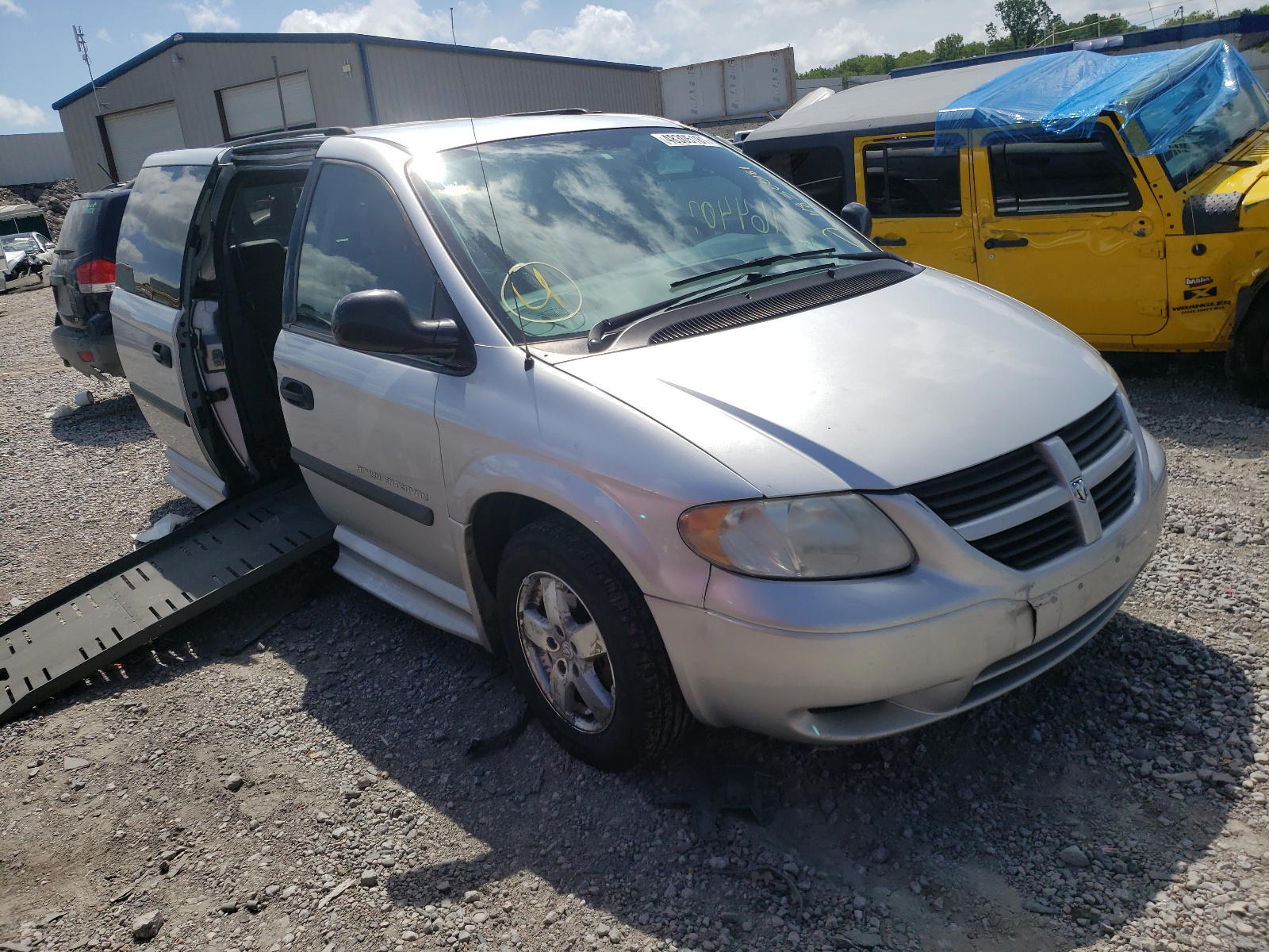 DODGE GRAND CARA 2006 with VIN 1D4GP24R76B726758 - Photo from auction