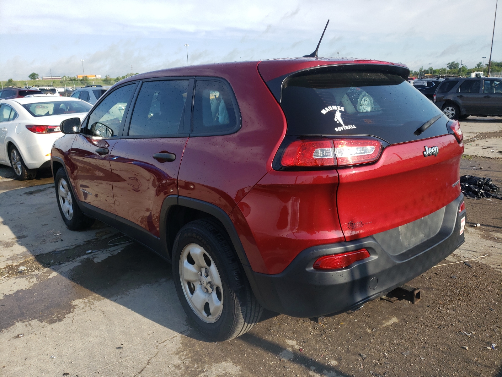 Photo 3 from auction – 2015 JEEP CHEROKEE S with VIN 1C4PJLAB2FW669972