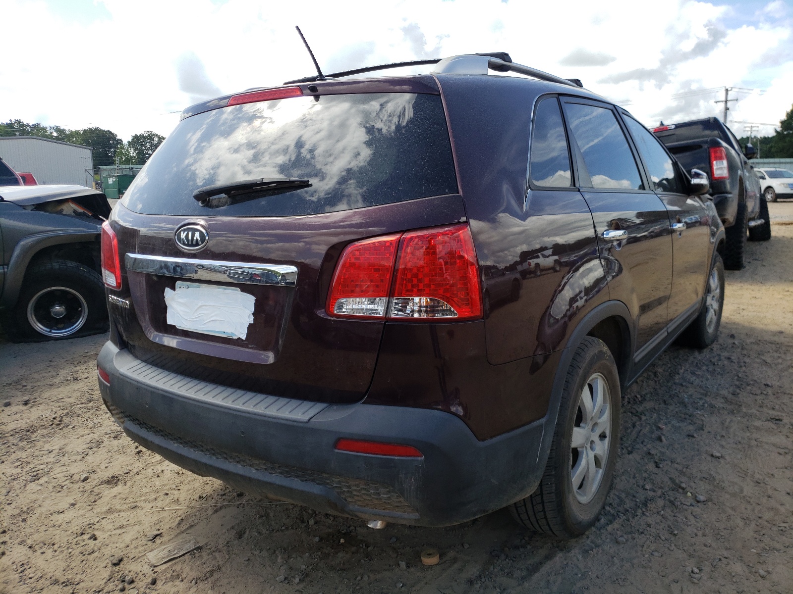 Photo 4 from auction – 2013 KIA SORENTO LX with VIN 5XYKT3A63DG337993