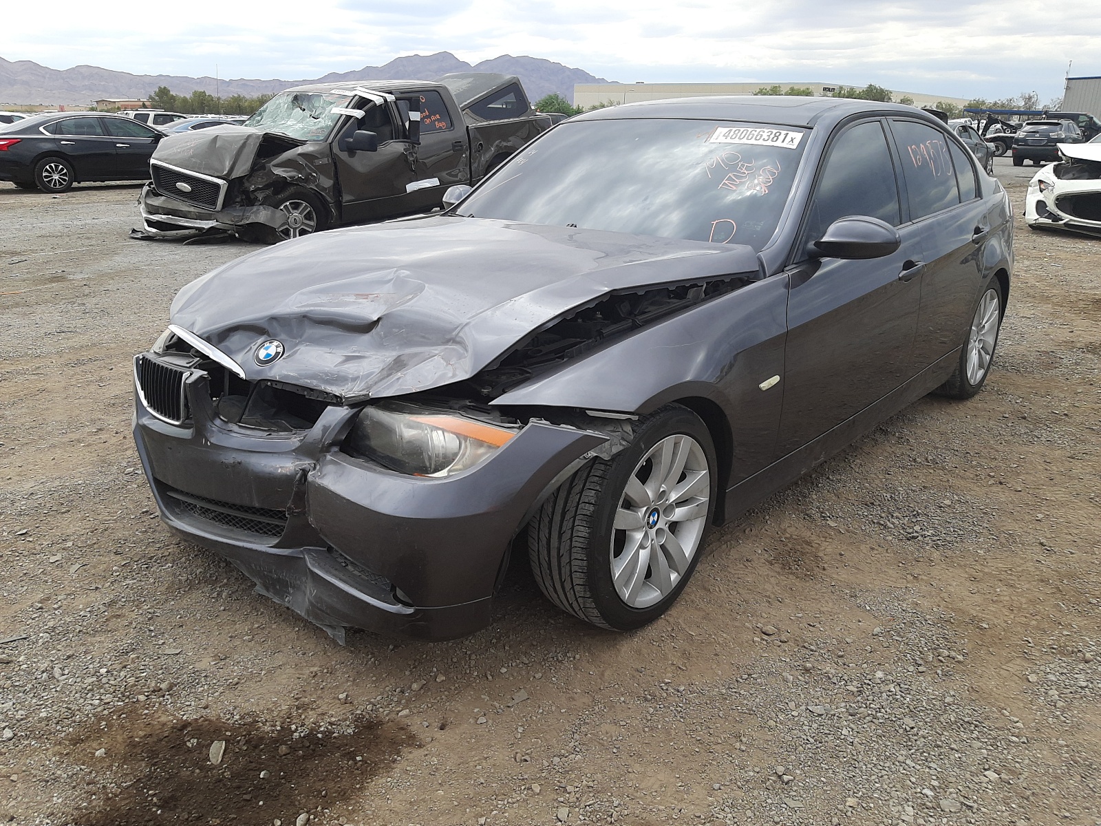 Photo 2 from auction – 2006 BMW 325 I AUTO with VIN WBAVB17566NK30626