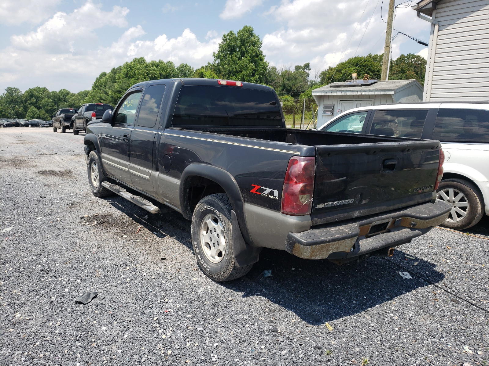 Photo 3 from auction – 2003 CHEVROLET SILVERADO with VIN 2GCEK19T631223820