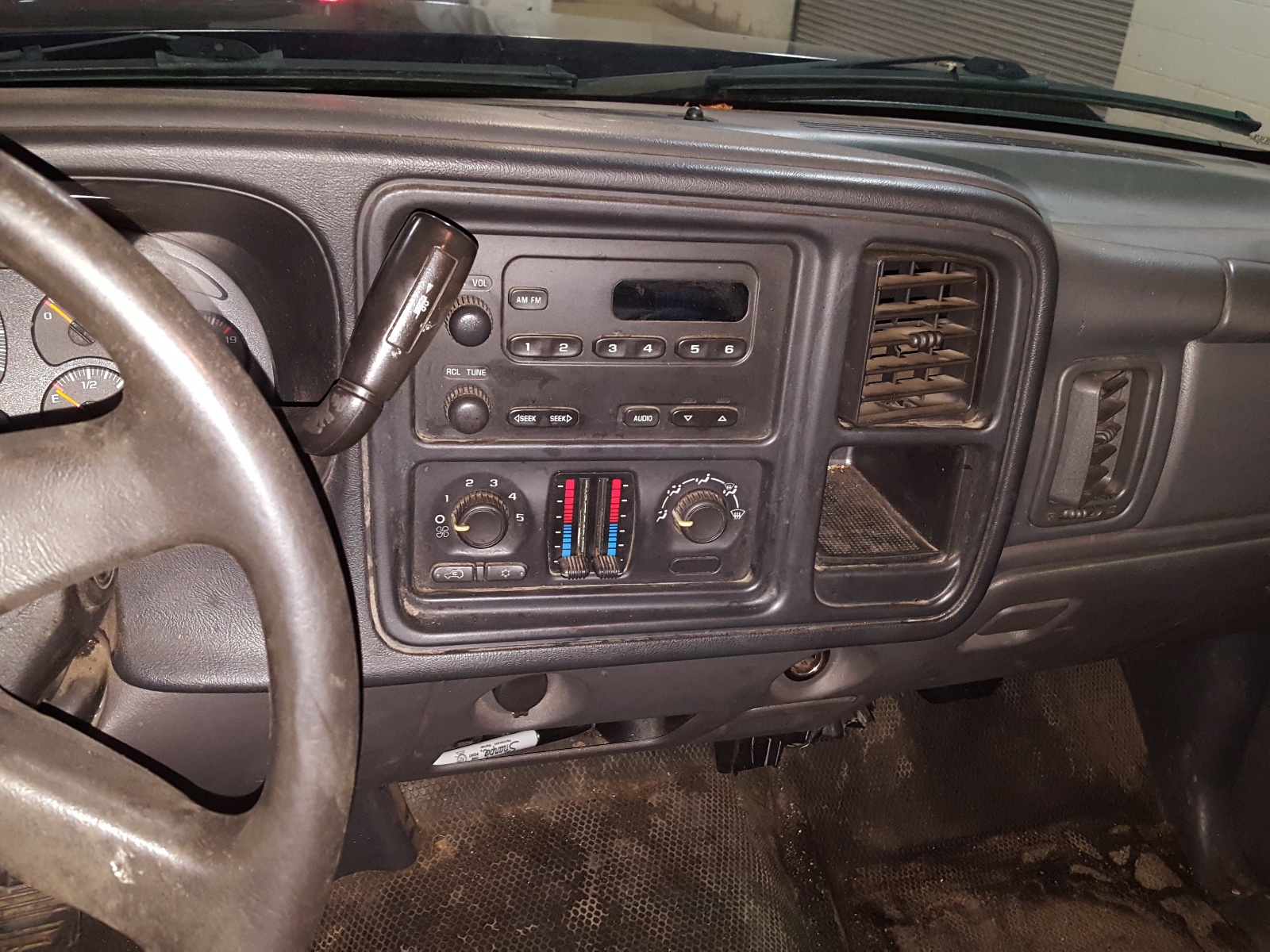 Photo 9 from auction – 2006 CHEVROLET SILVERADO with VIN 3GCEC14X46G228534