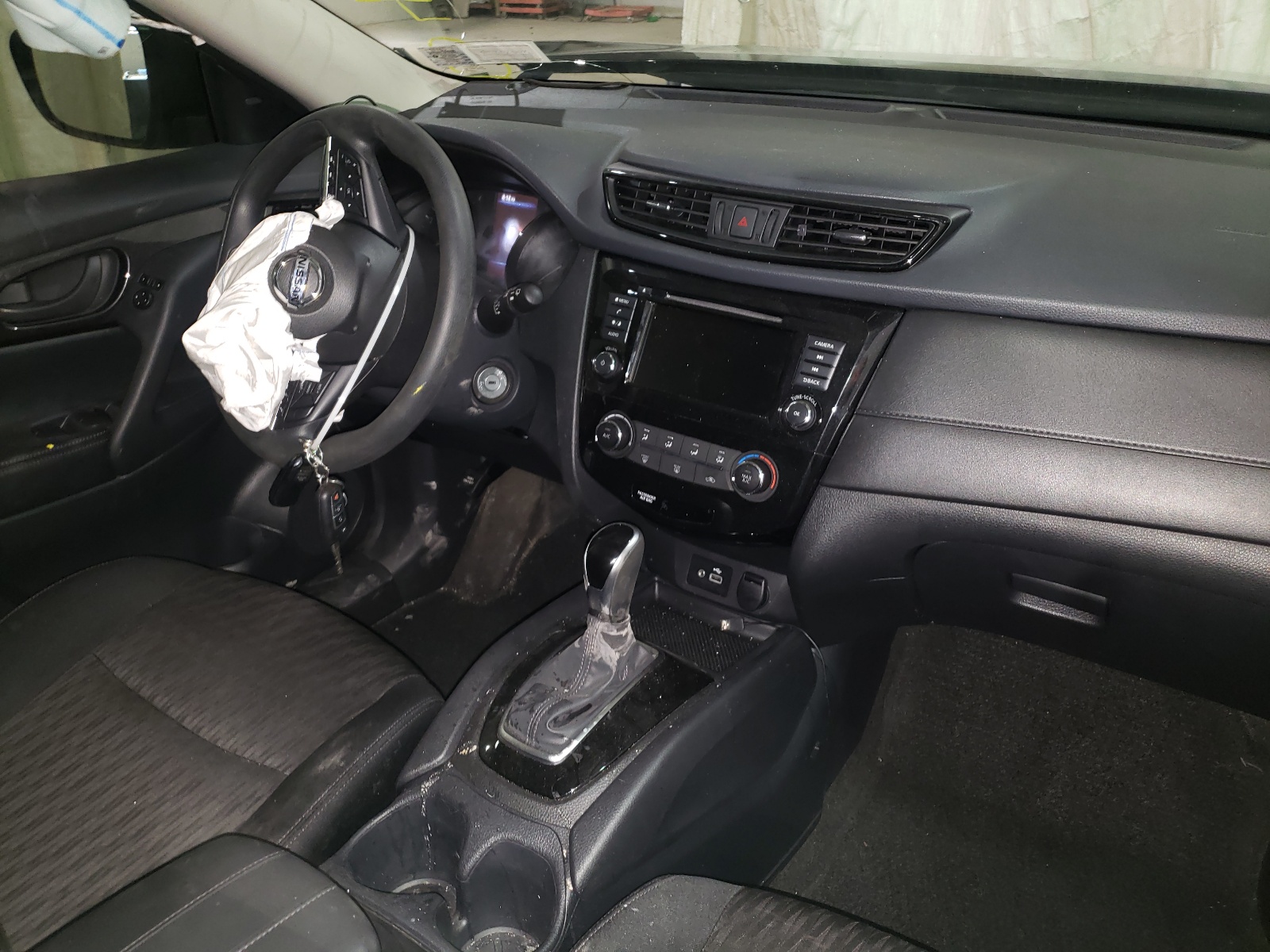 Photo 9 from auction – 2019 NISSAN ROGUE S with VIN 5N1AT2MV5KC825834