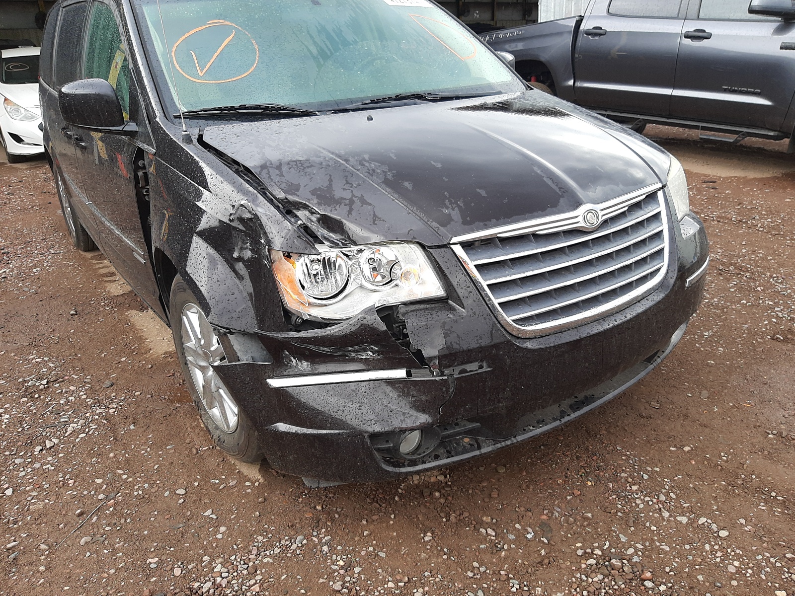 Photo 9 from auction – 2010 CHRYSLER TOWN & COU with VIN 2A4RR5DX3AR290513